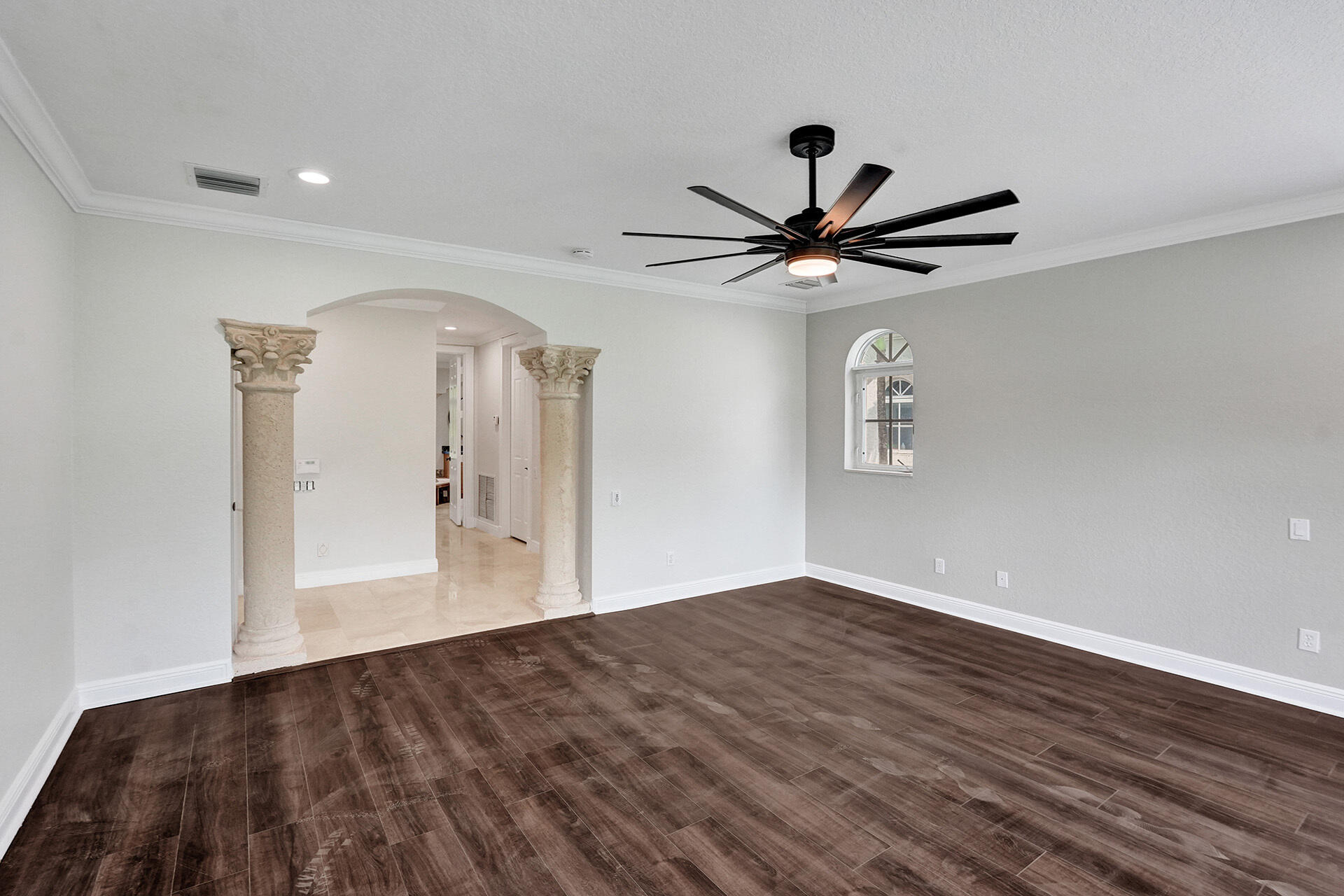 827 SE 2ND Court