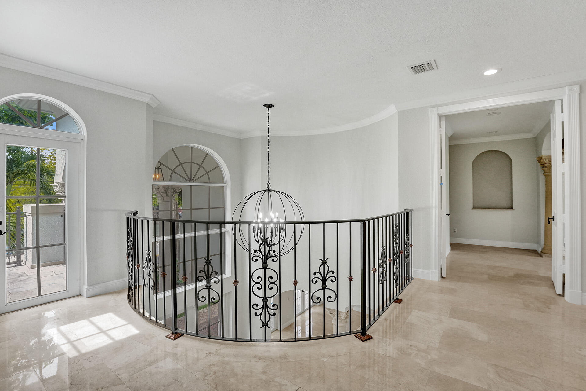827 SE 2ND Court