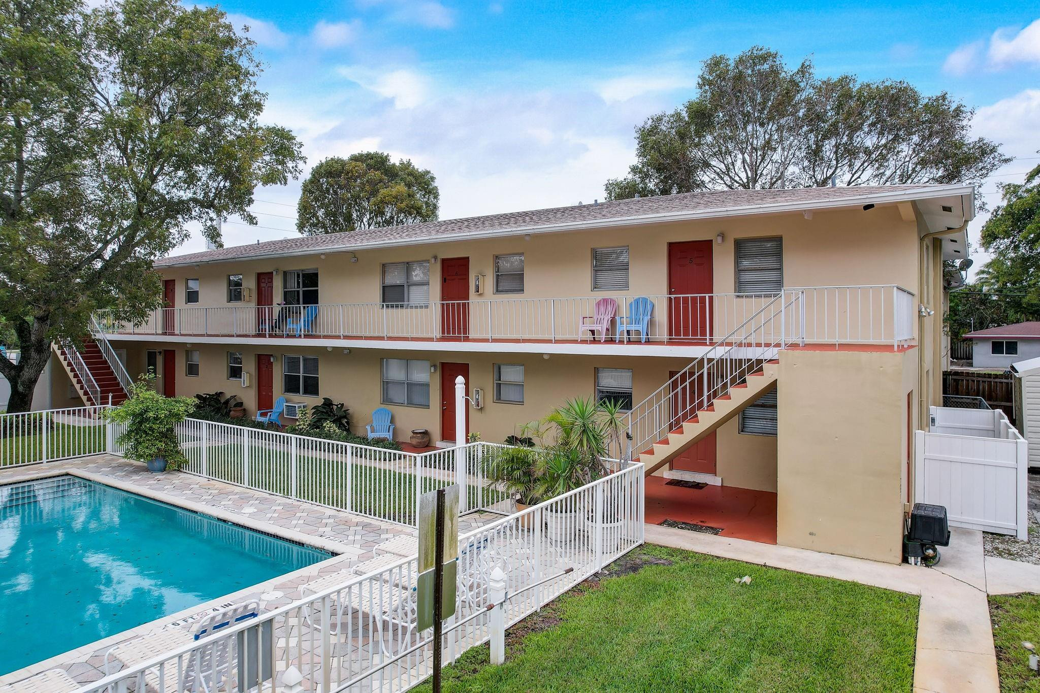 305 NE 16th Street 4