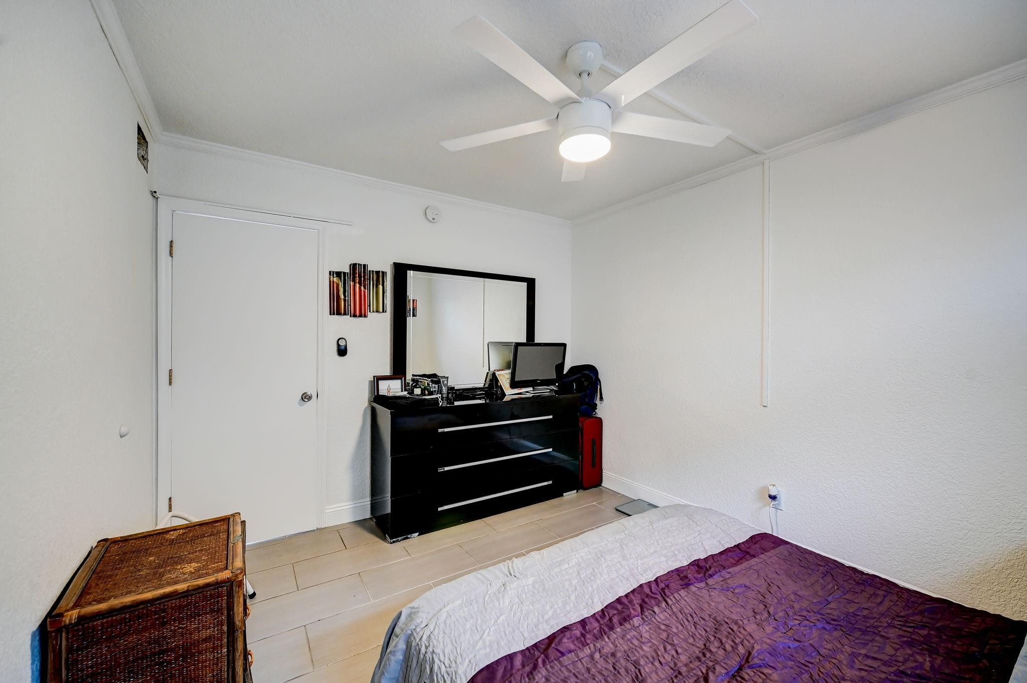305 NE 16th Street 4
