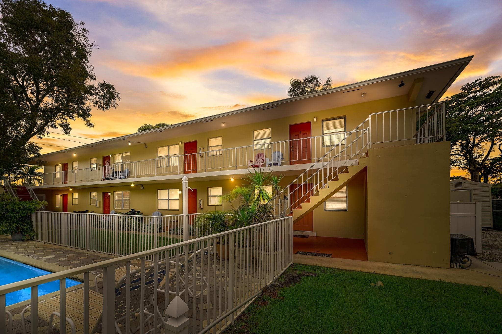305 NE 16th Street 4
