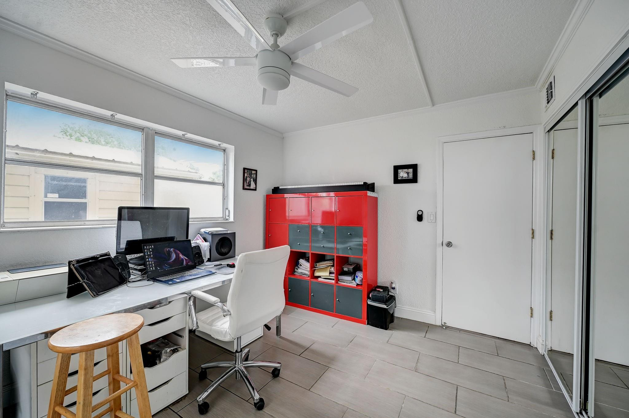 305 NE 16th Street 4