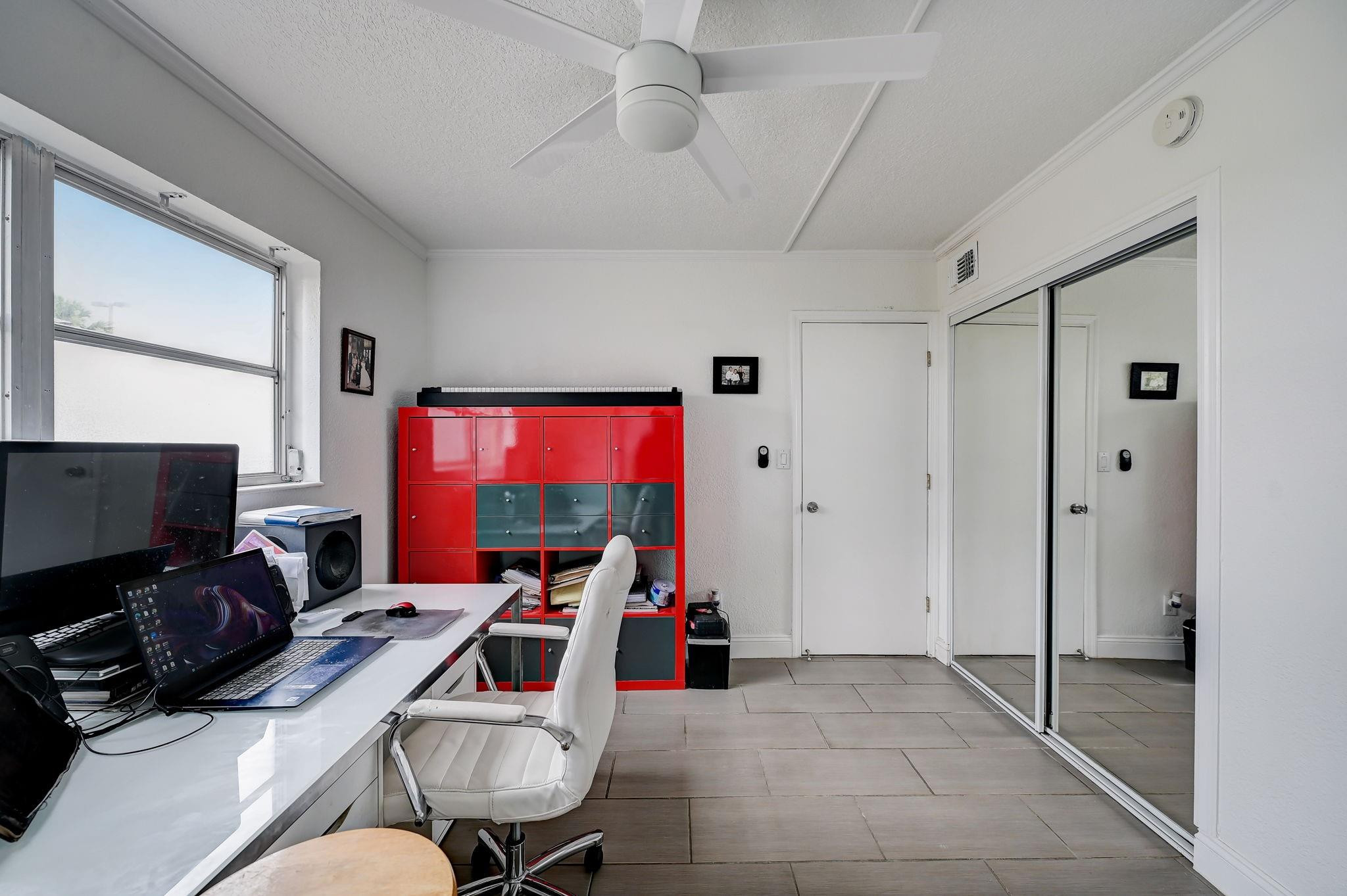 305 NE 16th Street 4