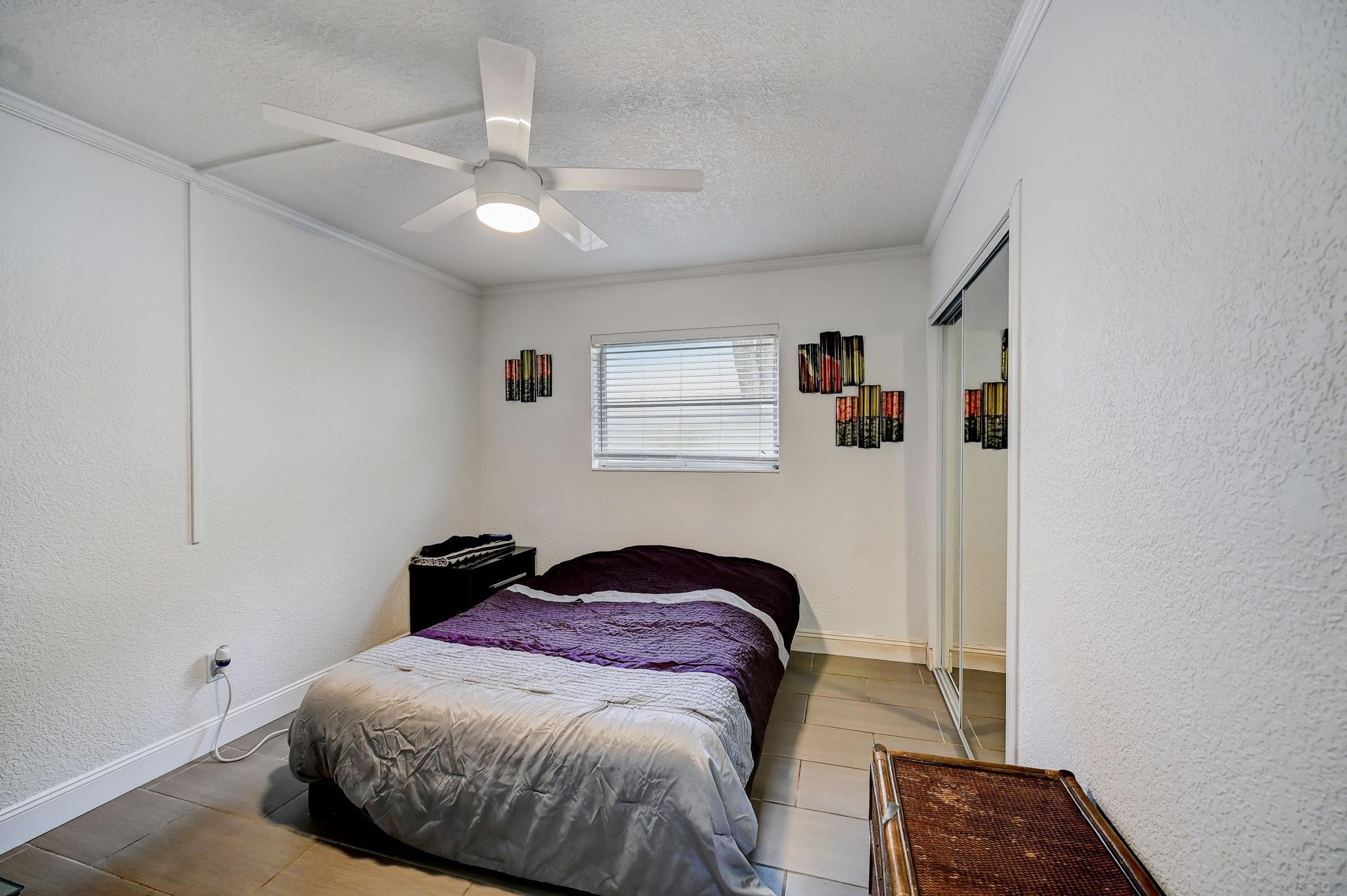 305 NE 16th Street 4
