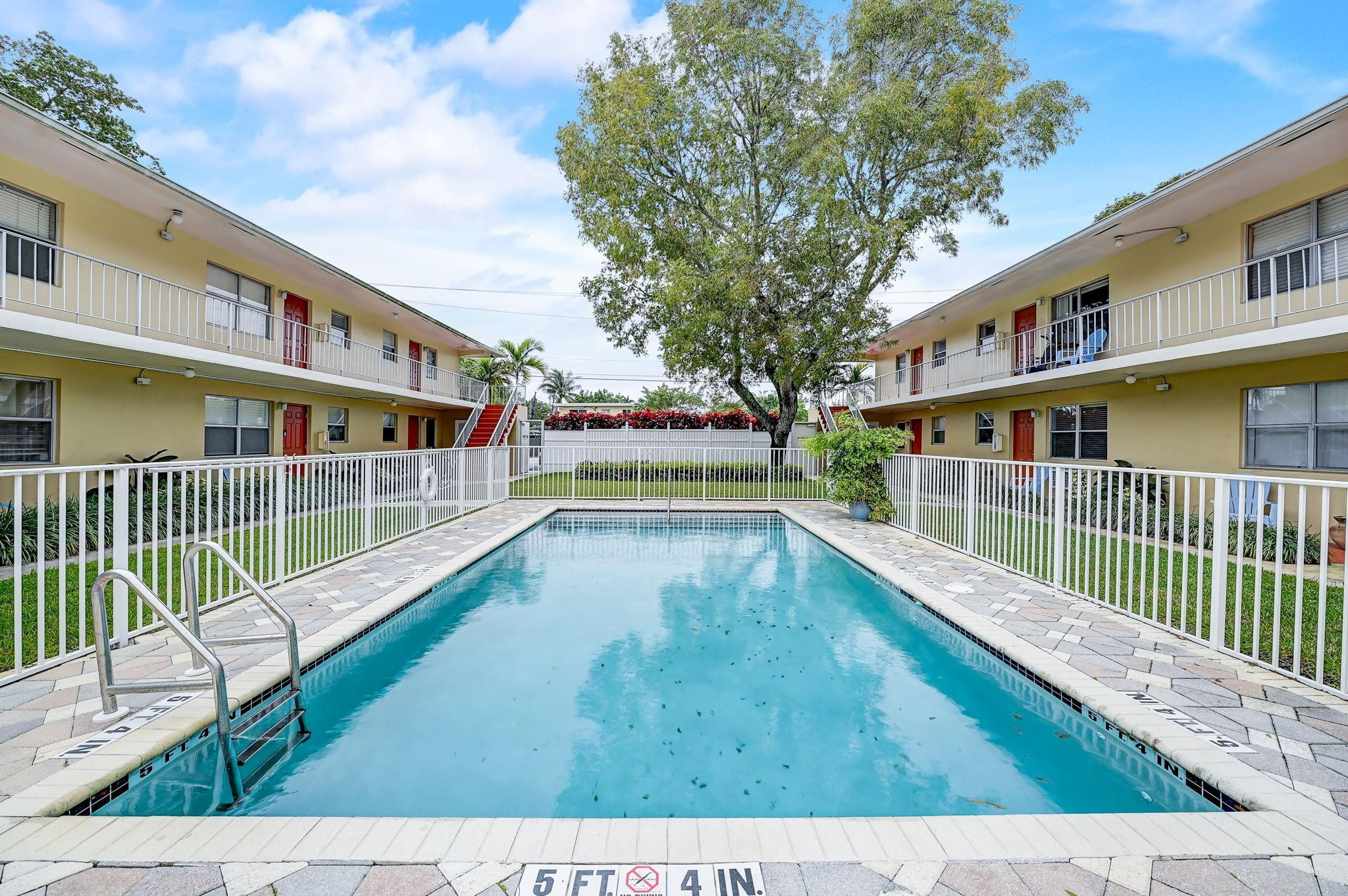 305 NE 16th Street 4