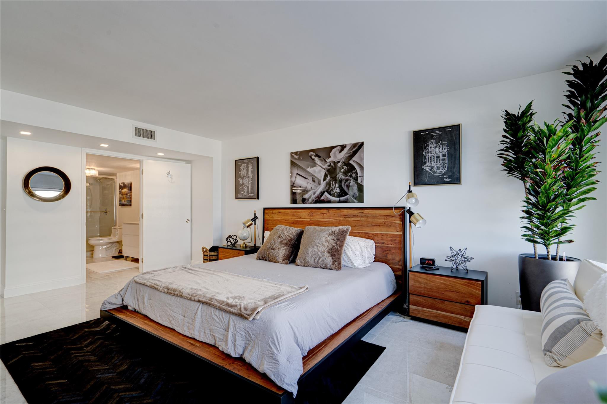 3500 Galt Ocean Drive 716