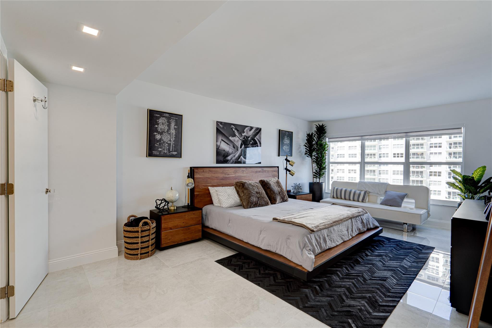3500 Galt Ocean Drive 716