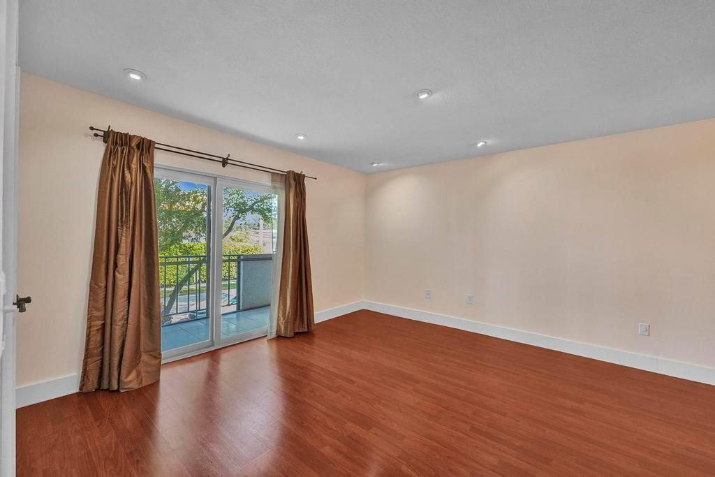 8950 NE 8th Avenue 213