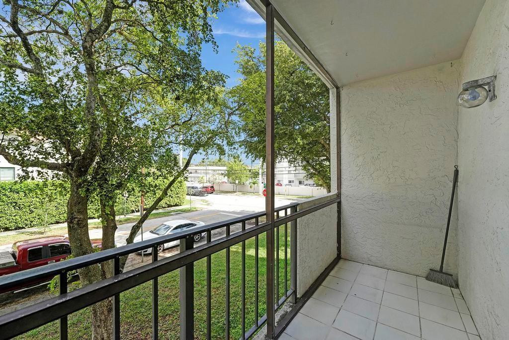 8950 NE 8th Avenue 213