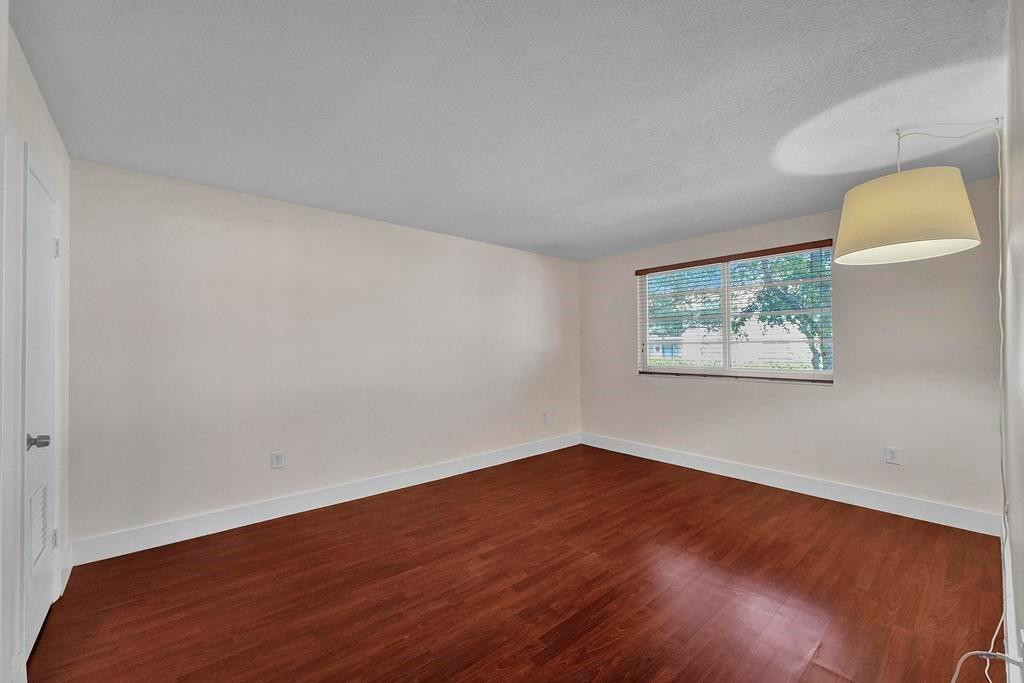 8950 NE 8th Avenue 213