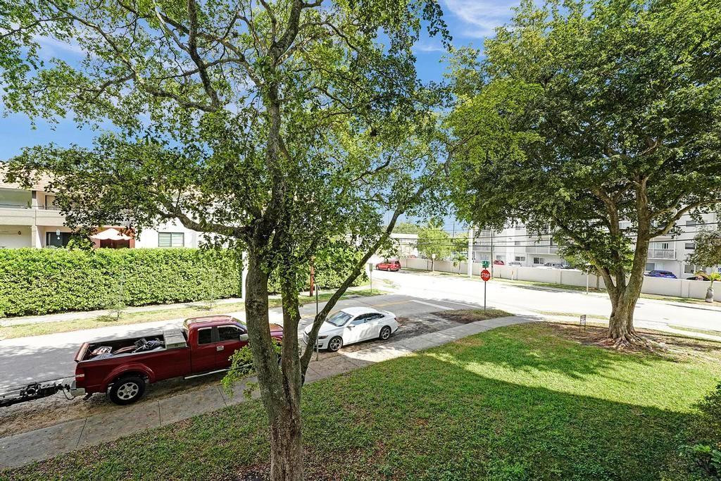 8950 NE 8th Avenue 213