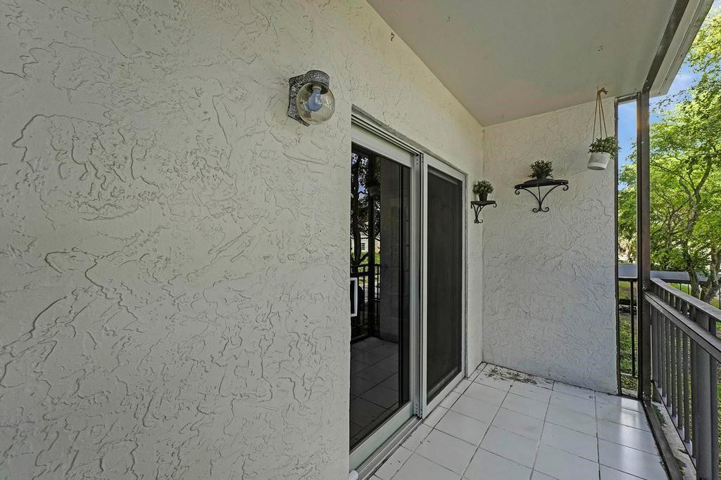 8950 NE 8th Avenue 213