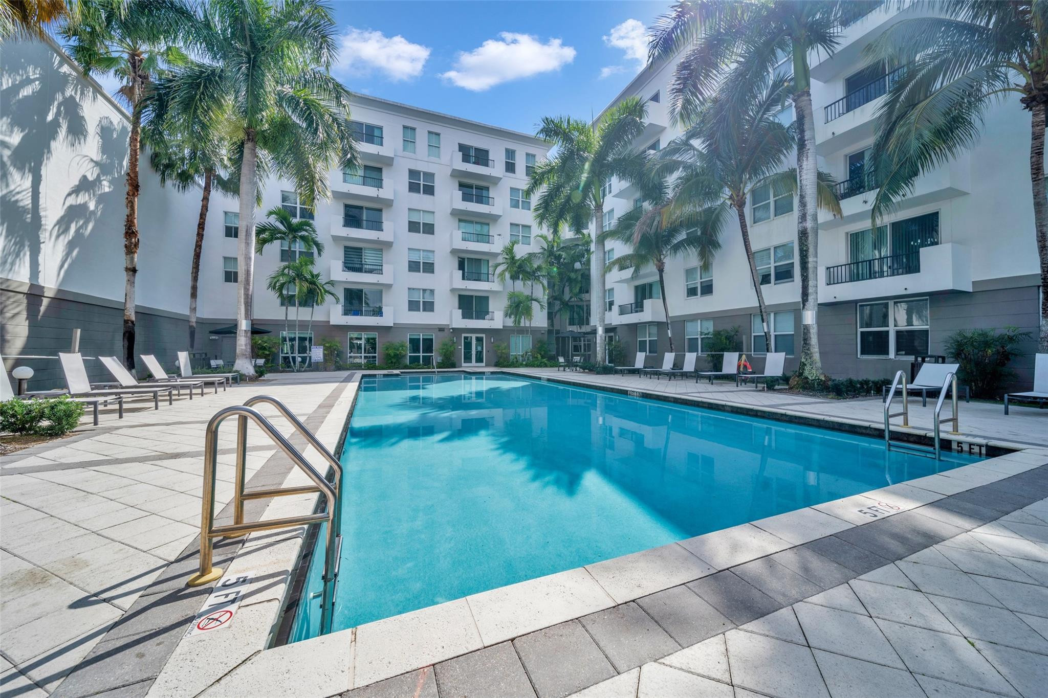 2421 NE 65th Street 2-113