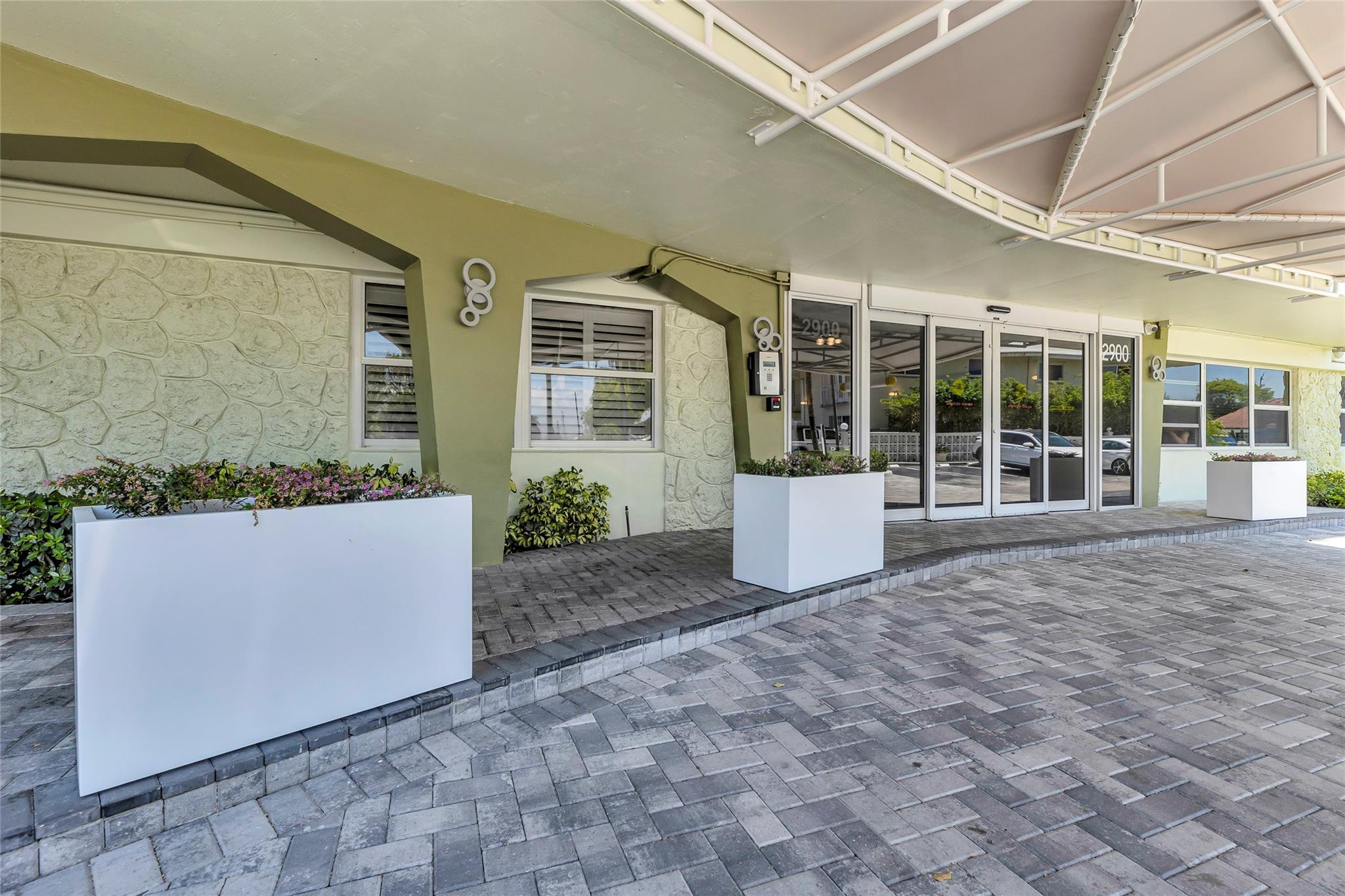 2900 NE 30th Street G-9