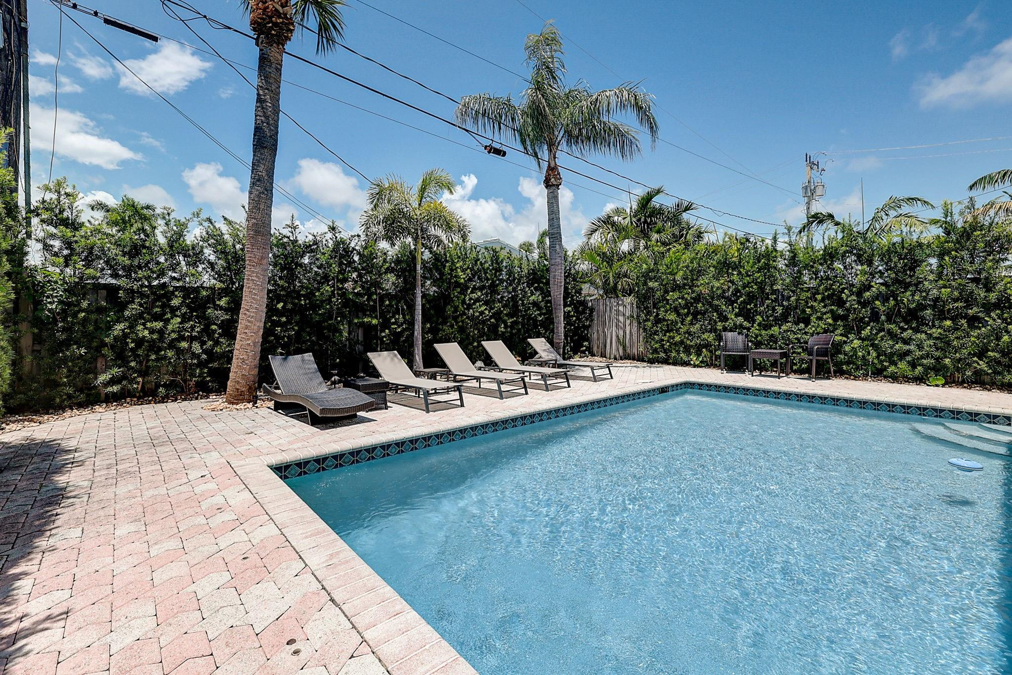 2221 NE 33rd Avenue 2221