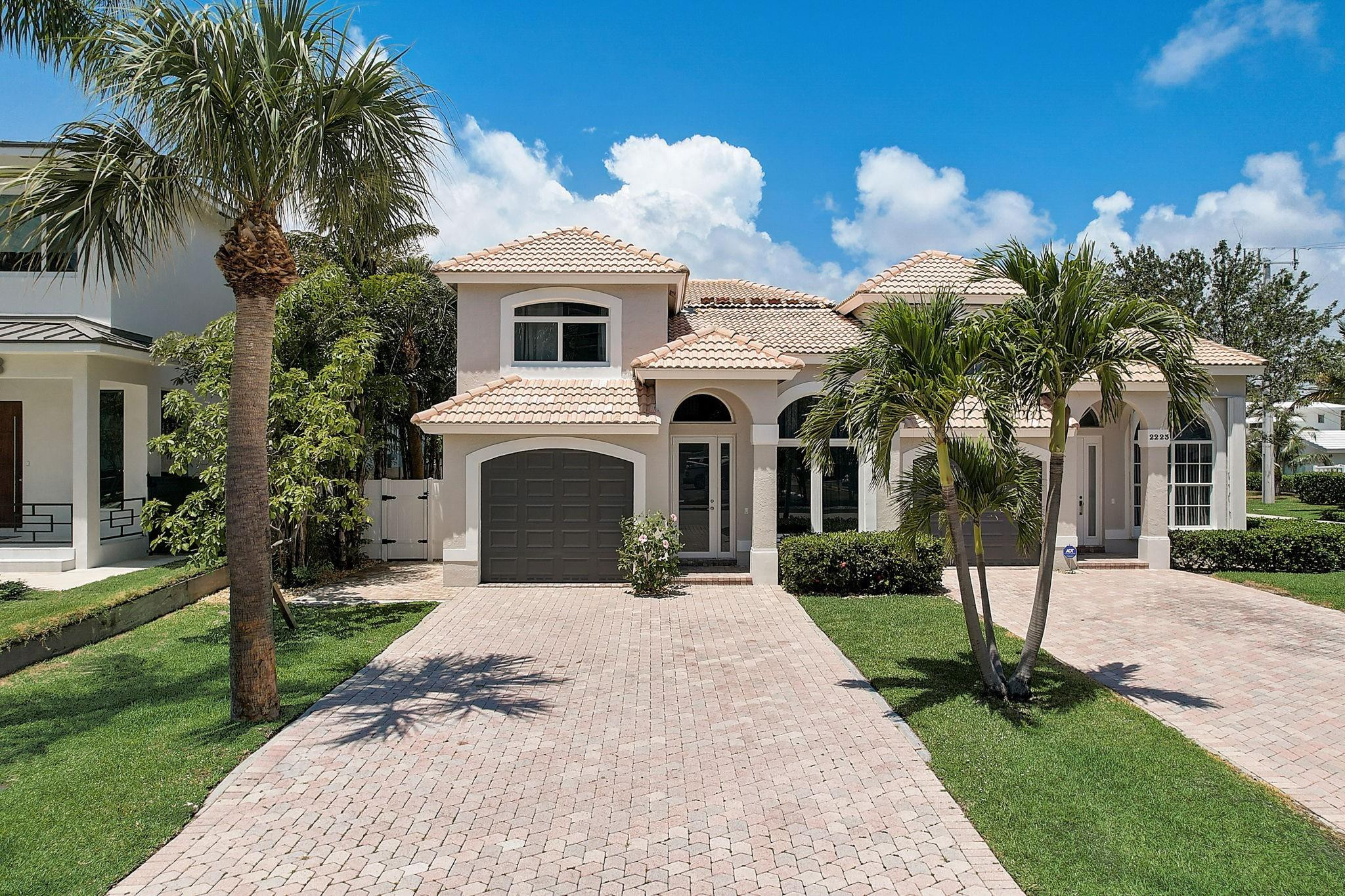 2221 NE 33rd Avenue 2221