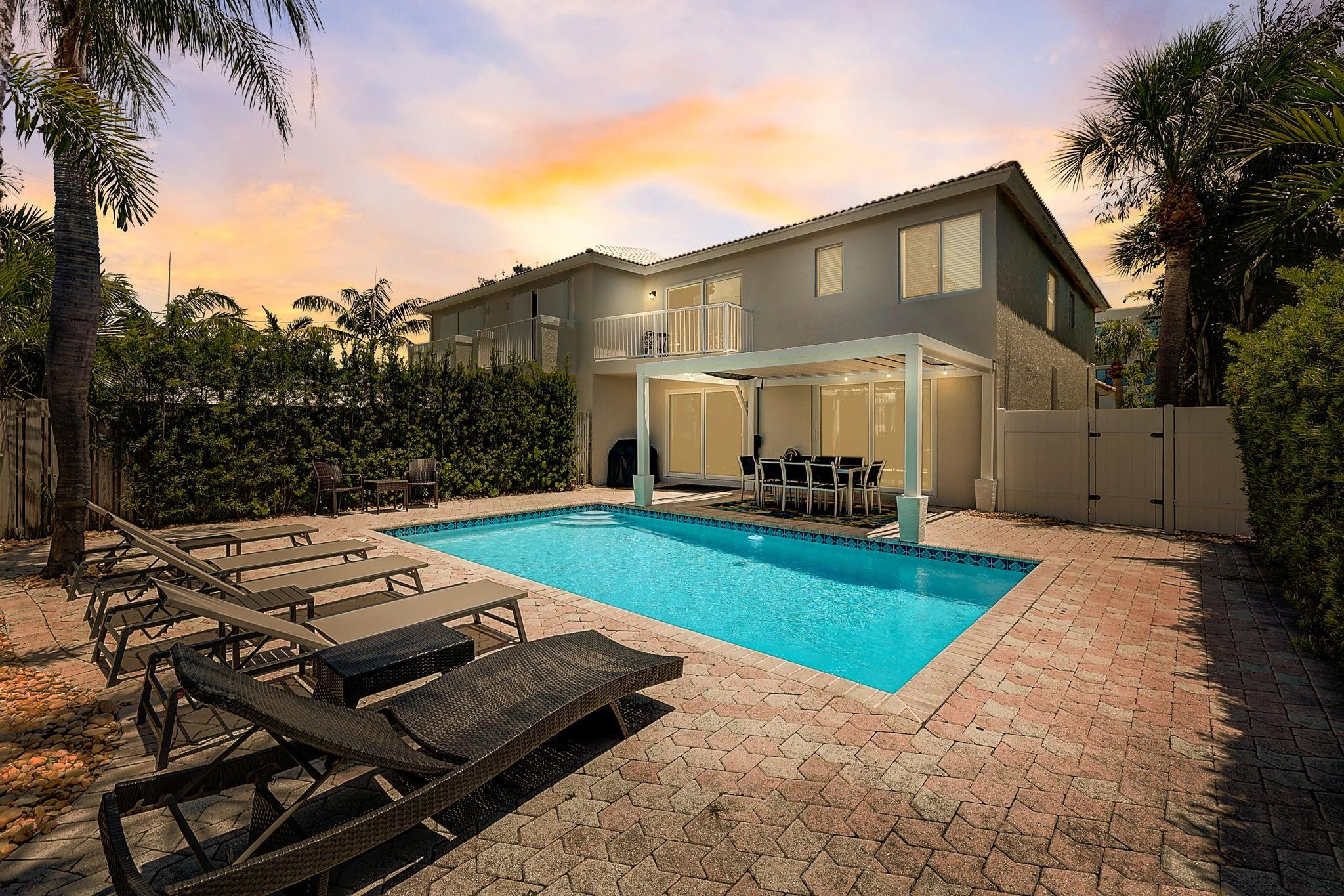 2221 NE 33rd Avenue 2221