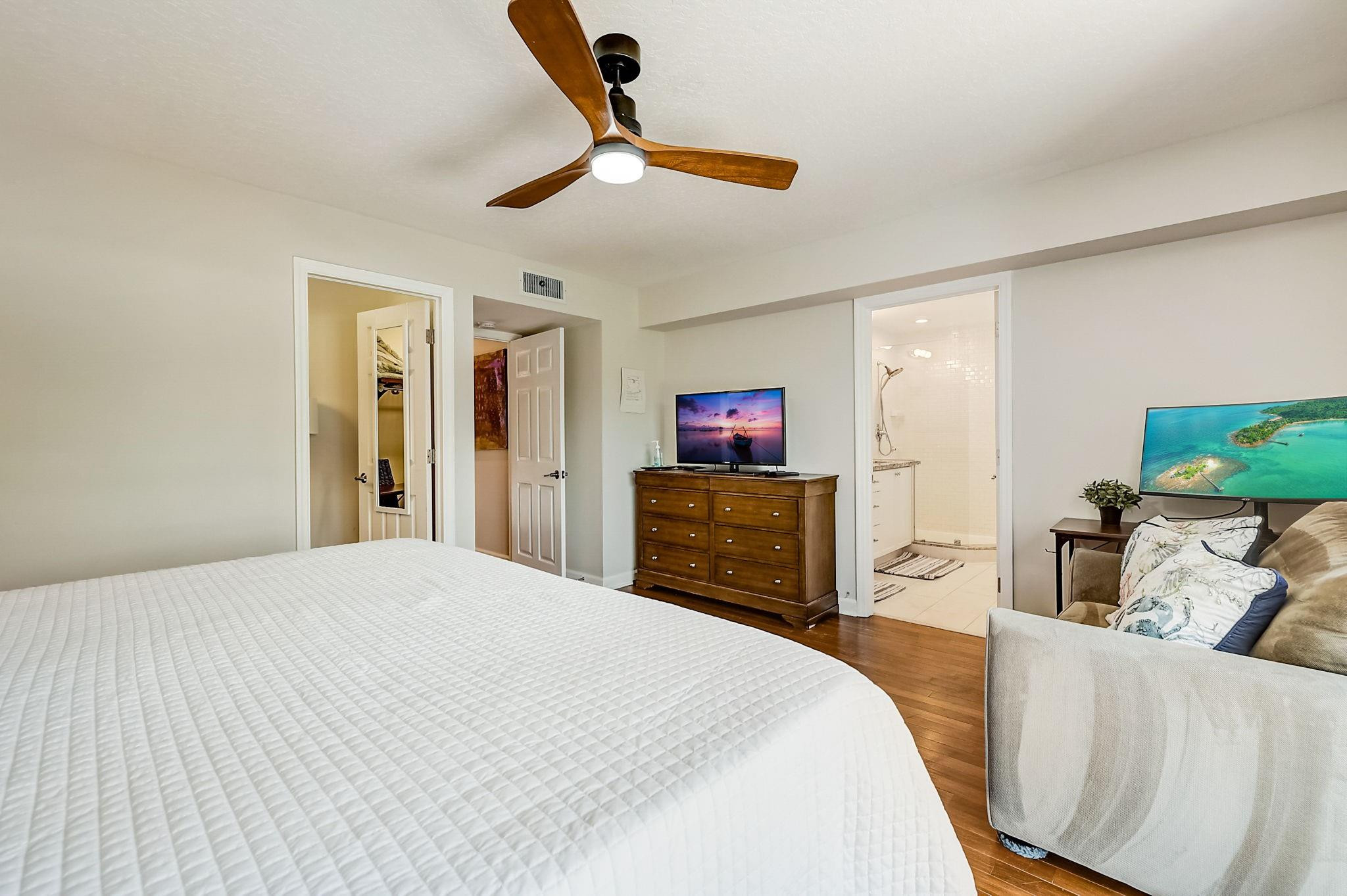 2221 NE 33rd Avenue 2221