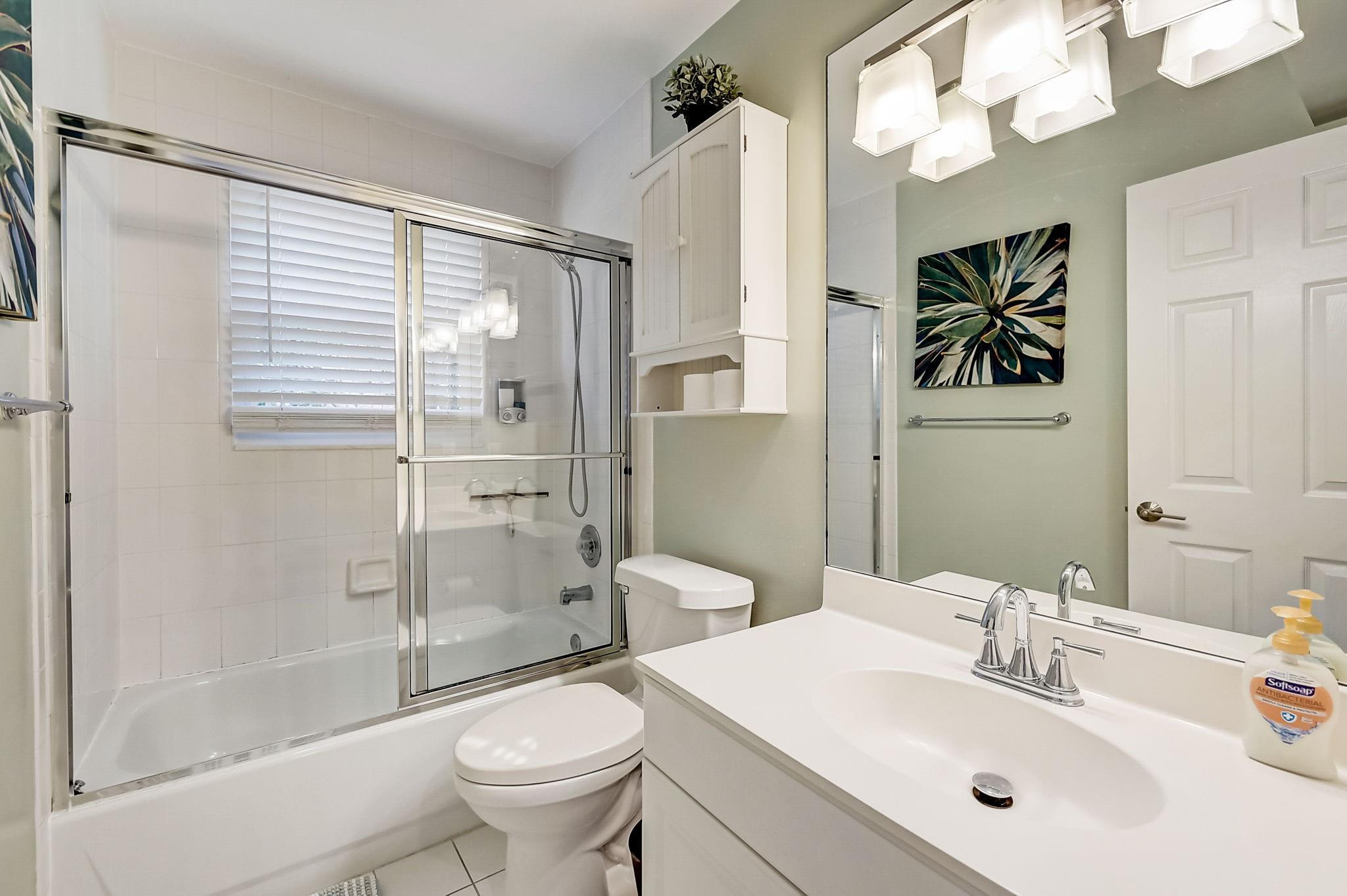 2221 NE 33rd Avenue 2221