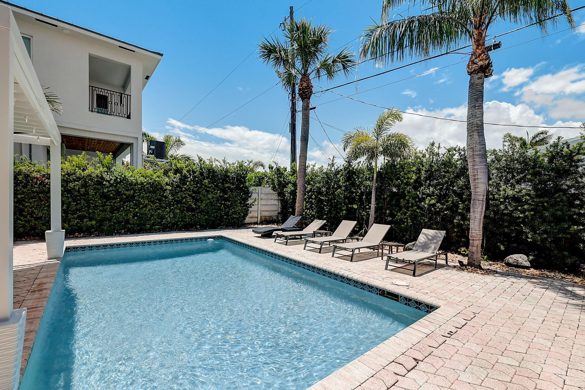 2221 NE 33rd Avenue 2221