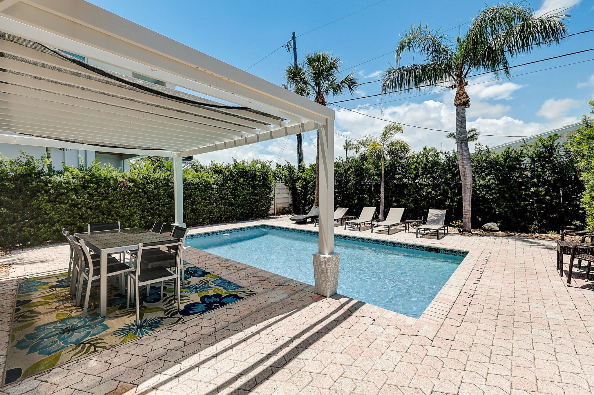 2221 NE 33rd Avenue 2221