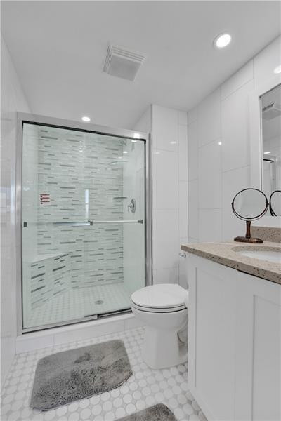 1770 S Ocean Boulevard 607, Lauderdale-By-The-Sea Unit: 607
