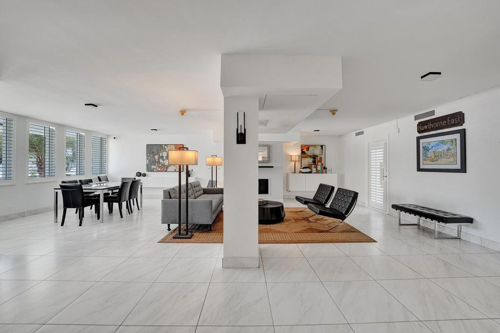 711 N Birch Road 403