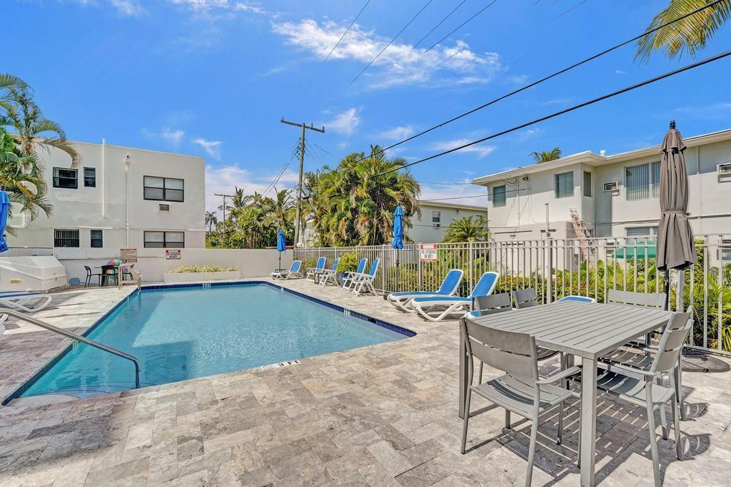 711 N Birch Road 403