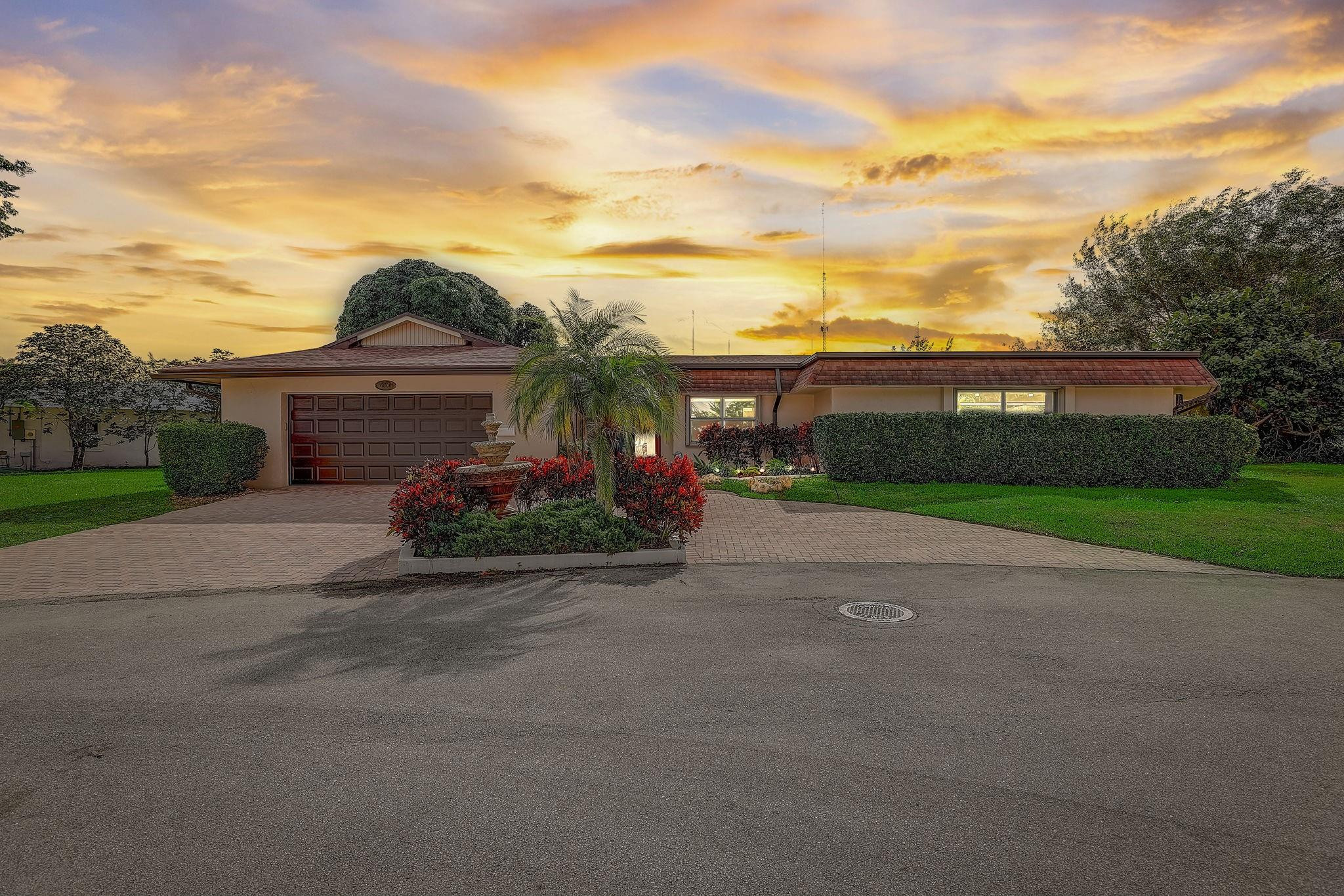 5306 Sea Grape Circle