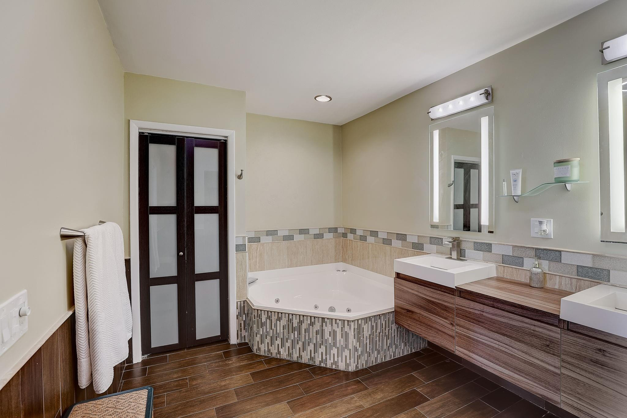 5306 Sea Grape Circle