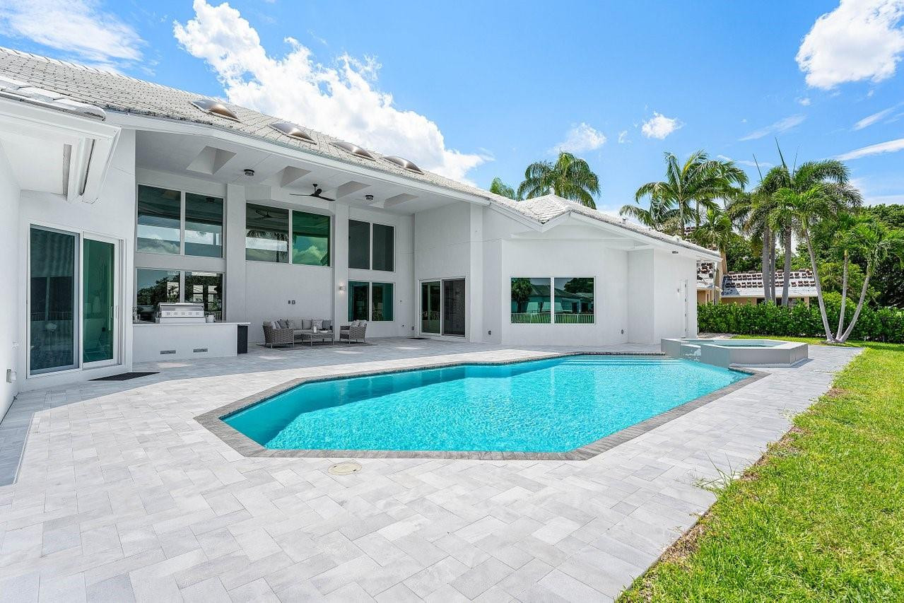 4539 Bocaire Blvd