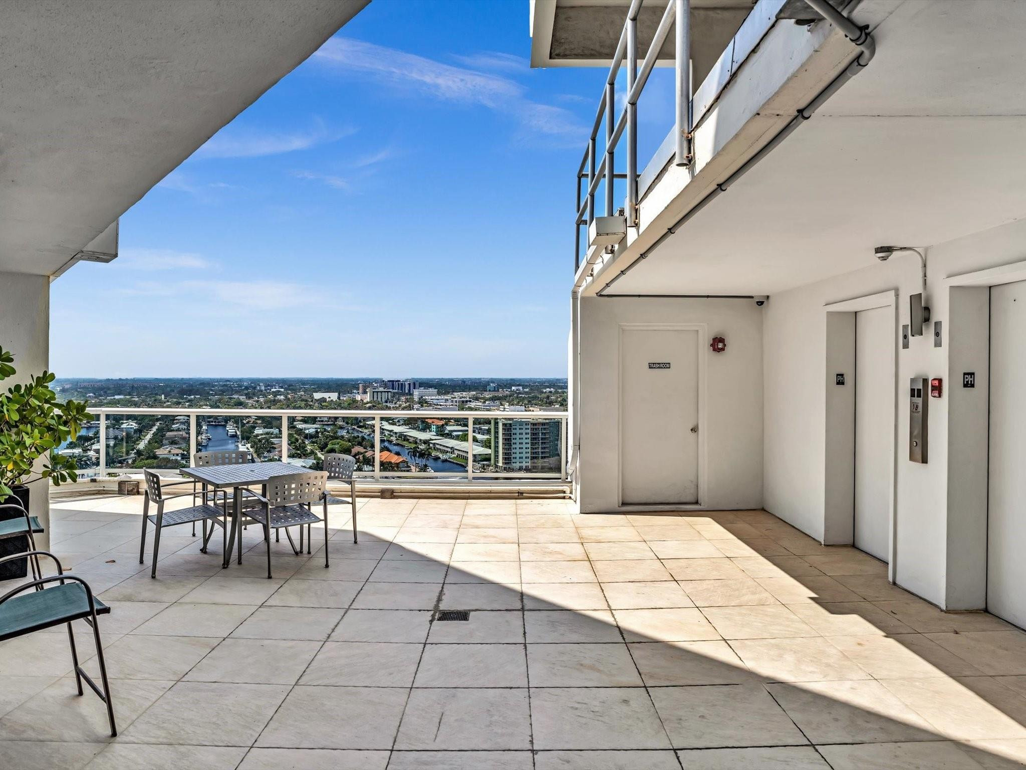 2841 N Ocean Boulevard 902