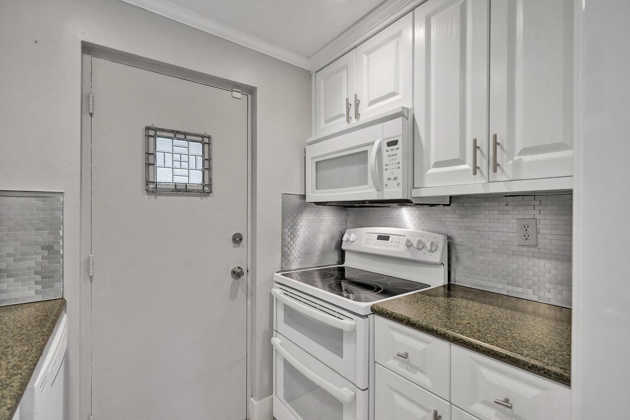 1407 NE 56th Street 202