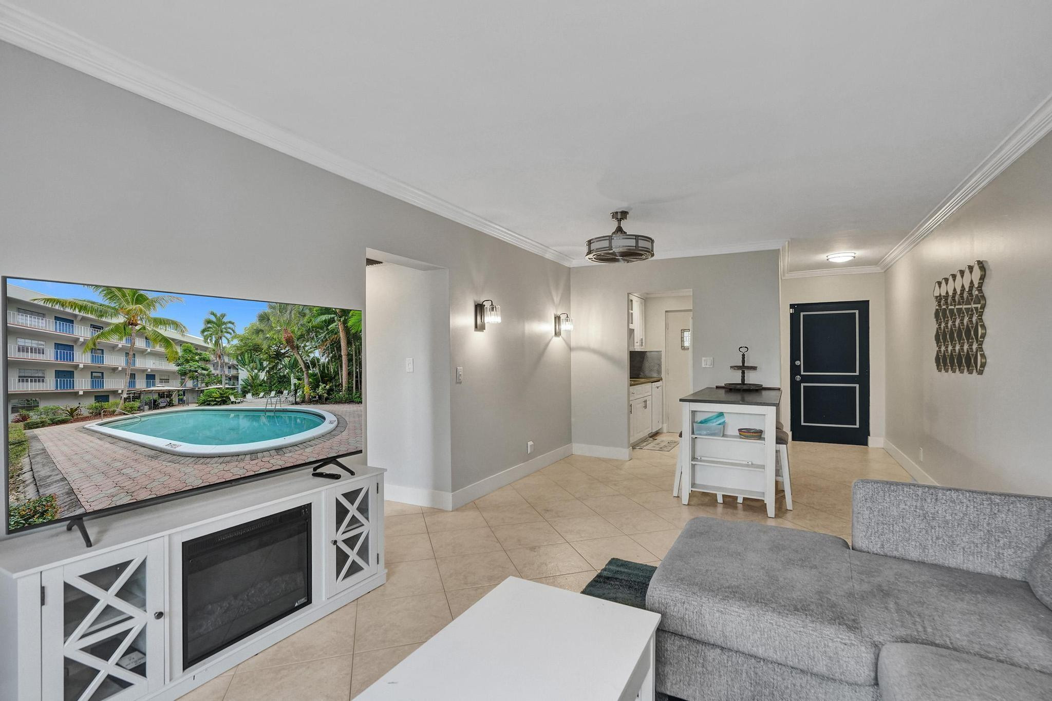1407 NE 56th Street 202