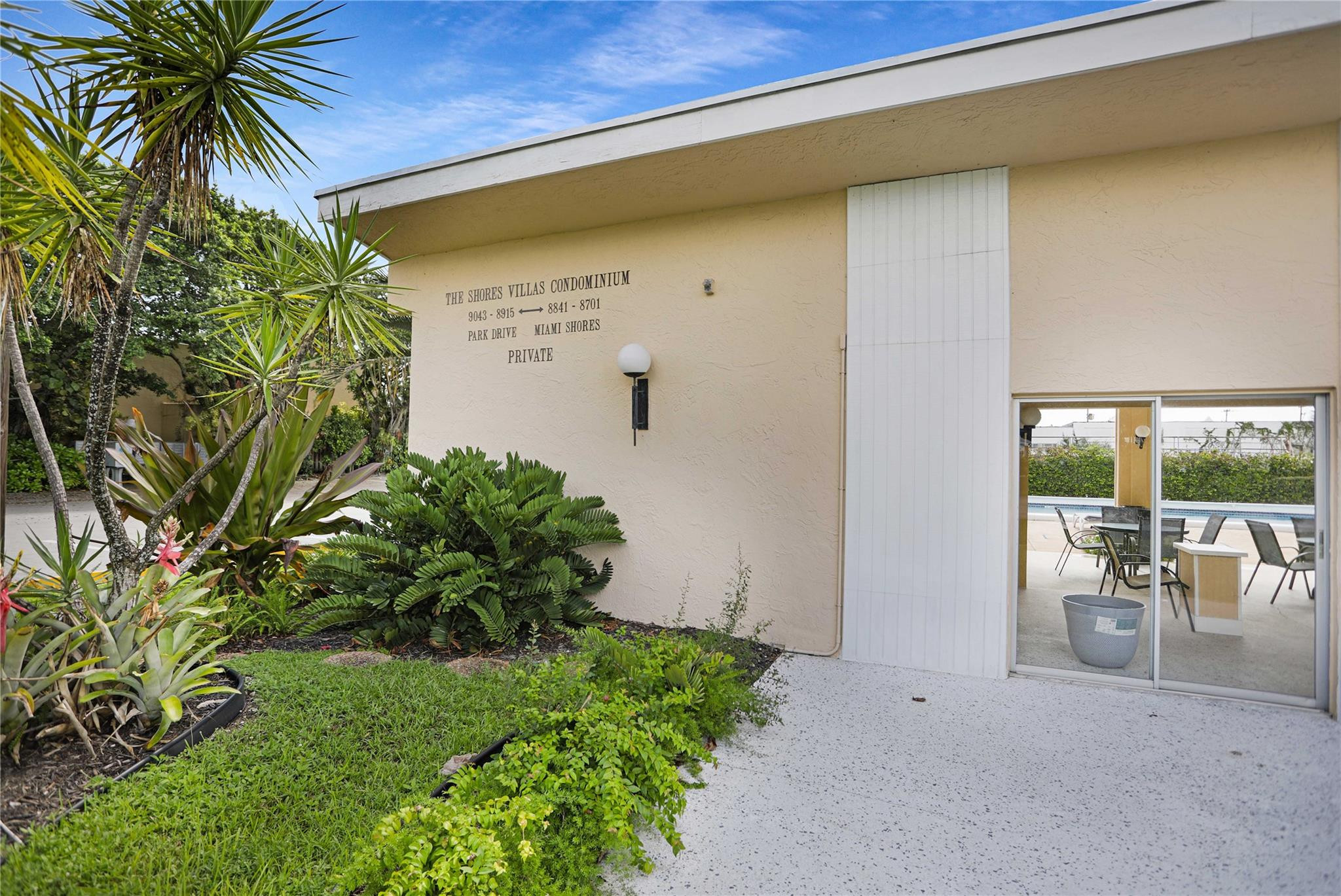 8841 NE 4th Ave Road 8841