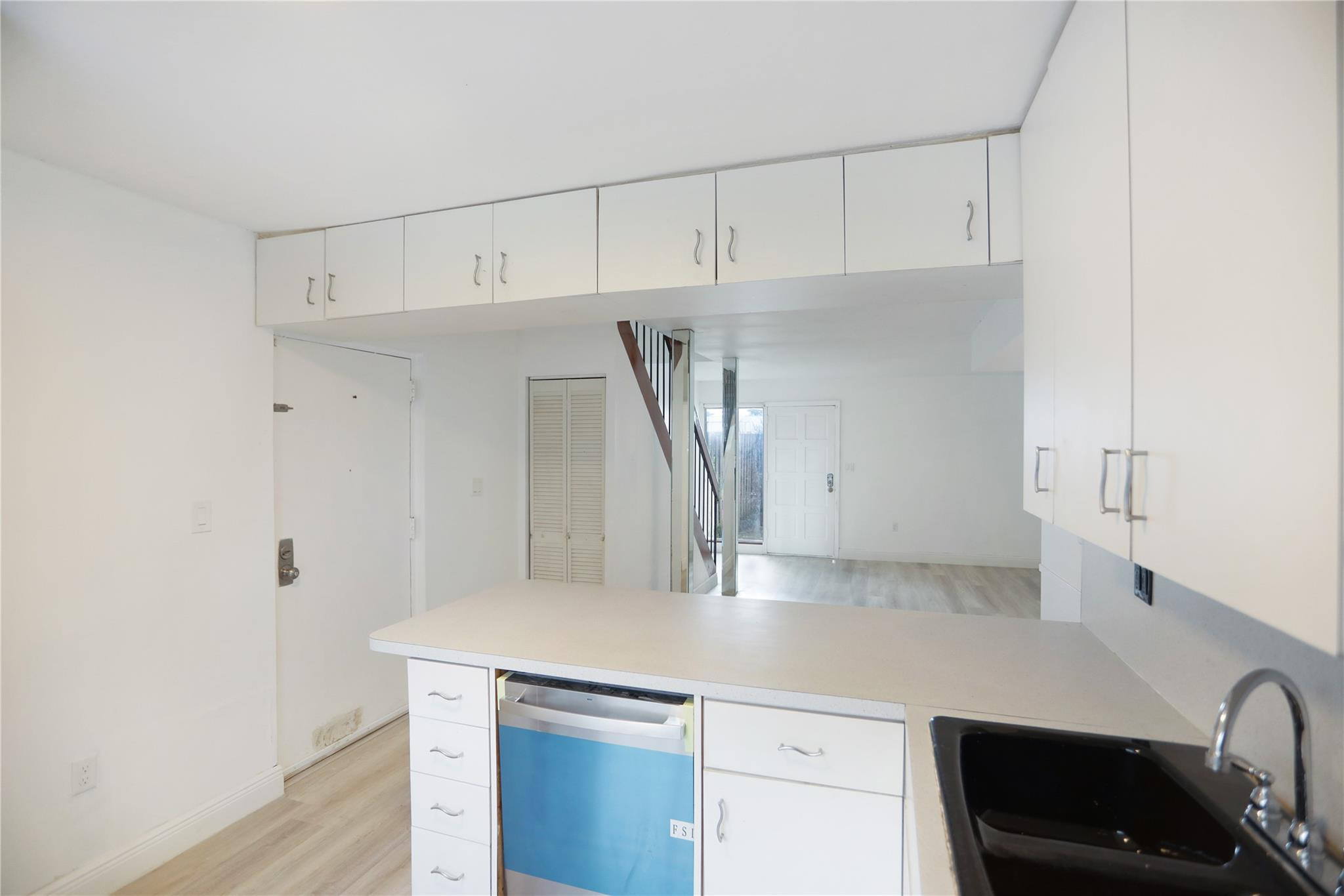 8841 NE 4th Ave Road 8841