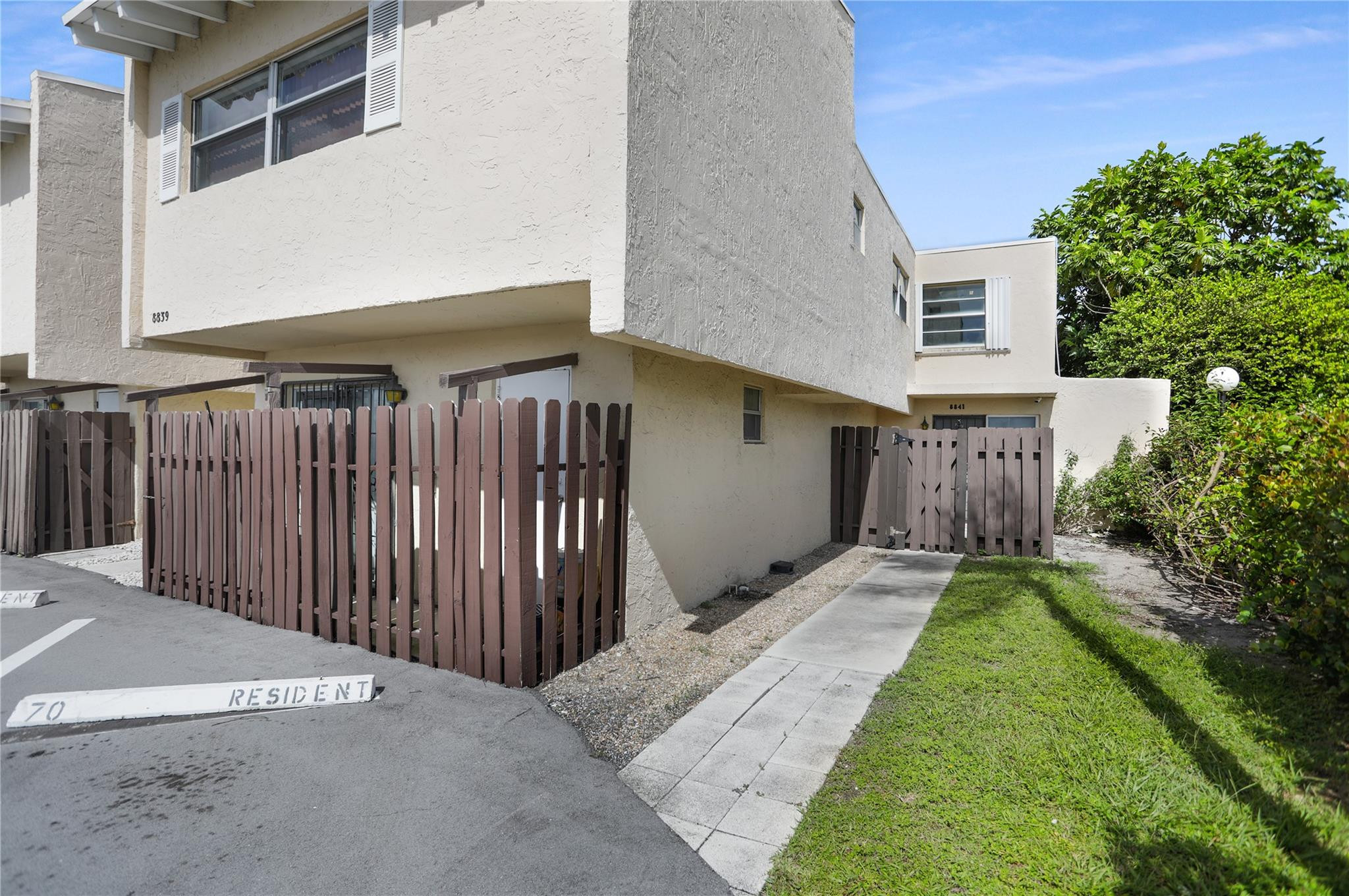 8841 NE 4th Ave Road 8841