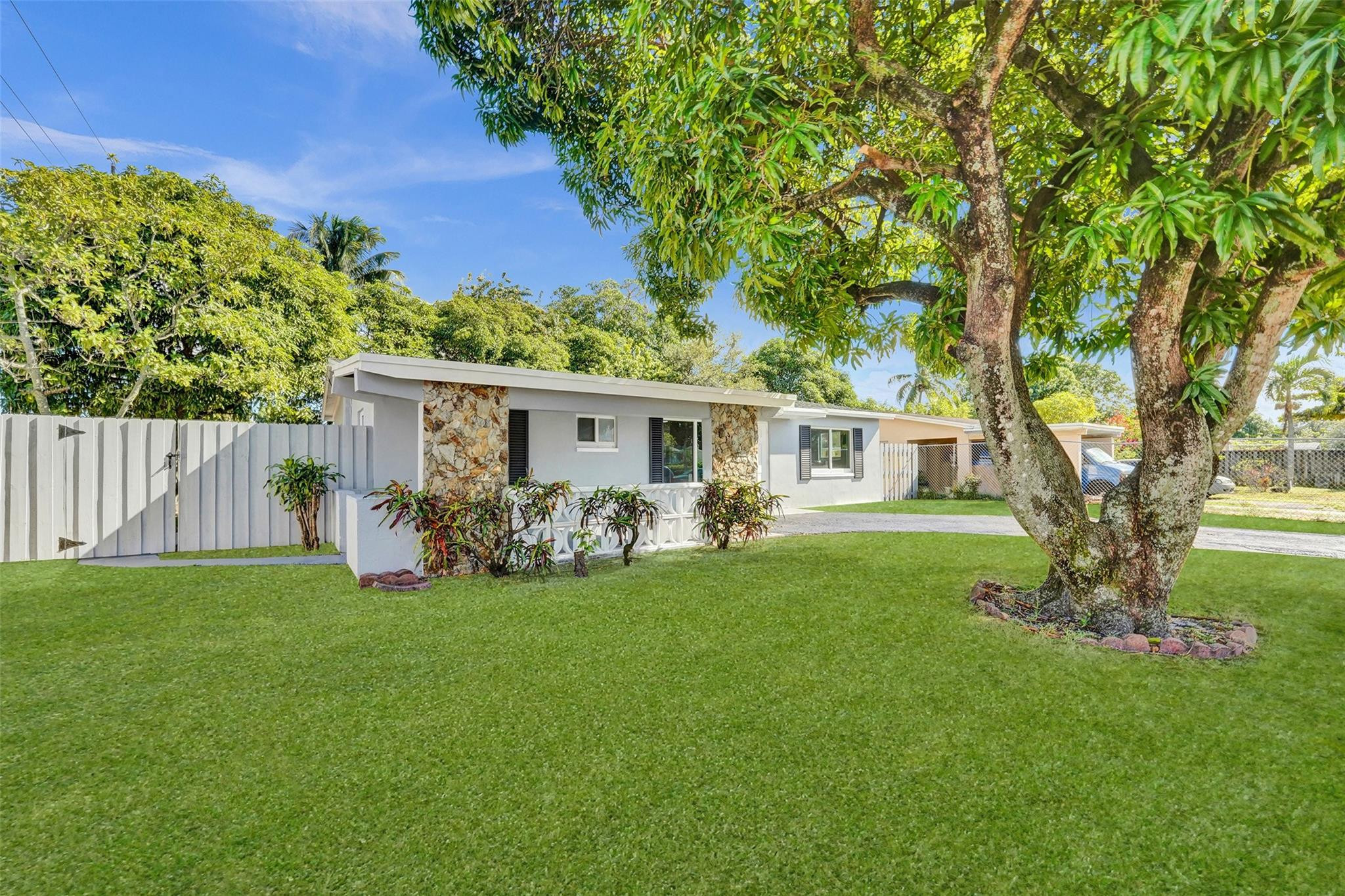 1860 NW 36th Terrace