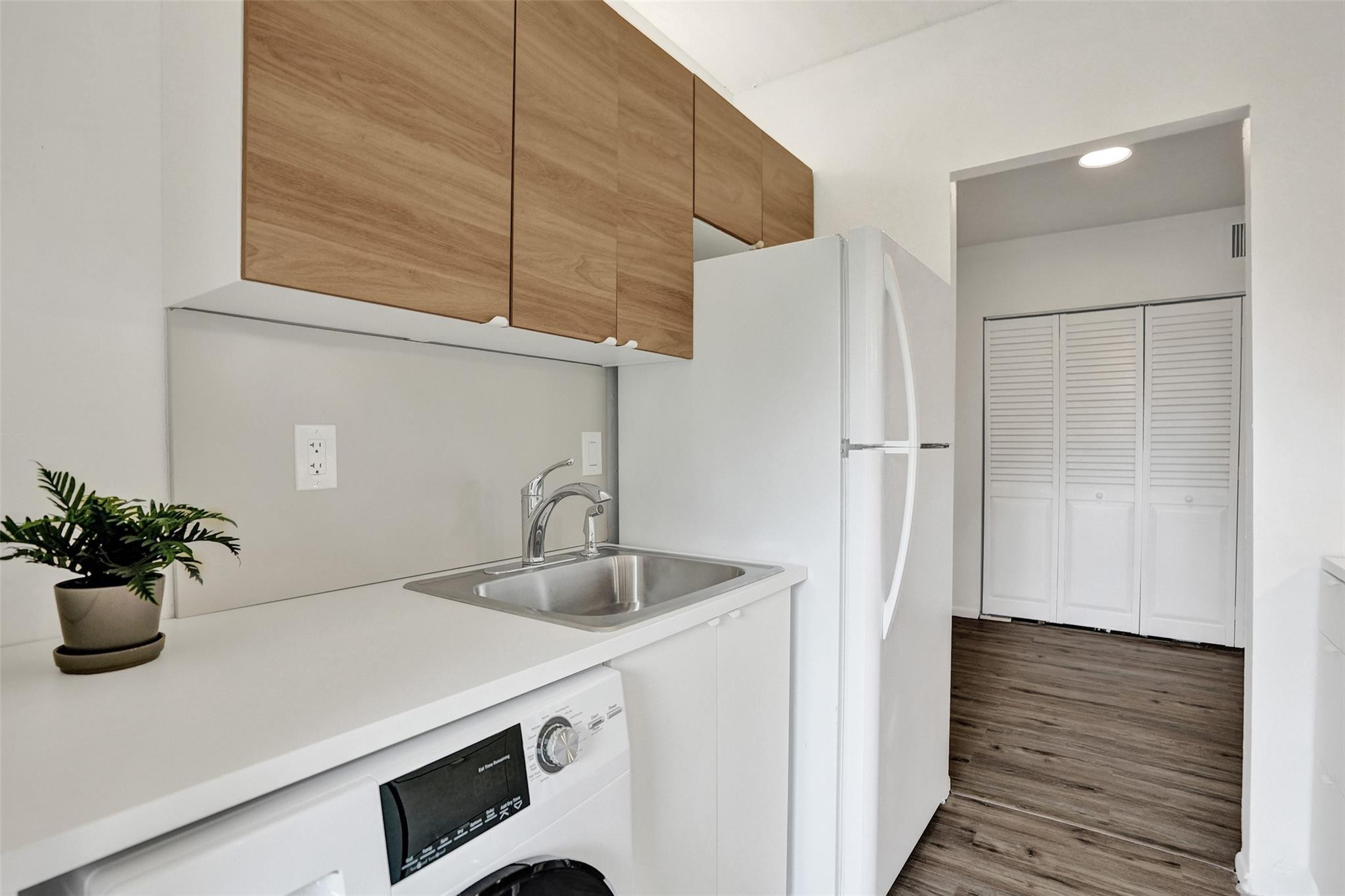 1407 NE 56th Street 406