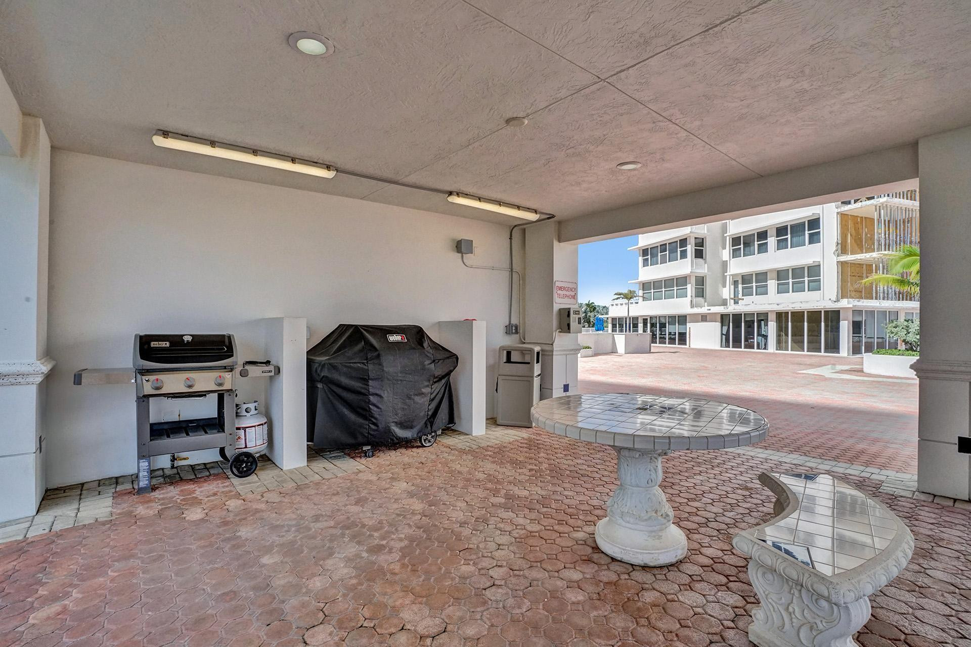 3900 N Ocean Drive 11G, Lauderdale-By-The-Sea Unit: 11G
