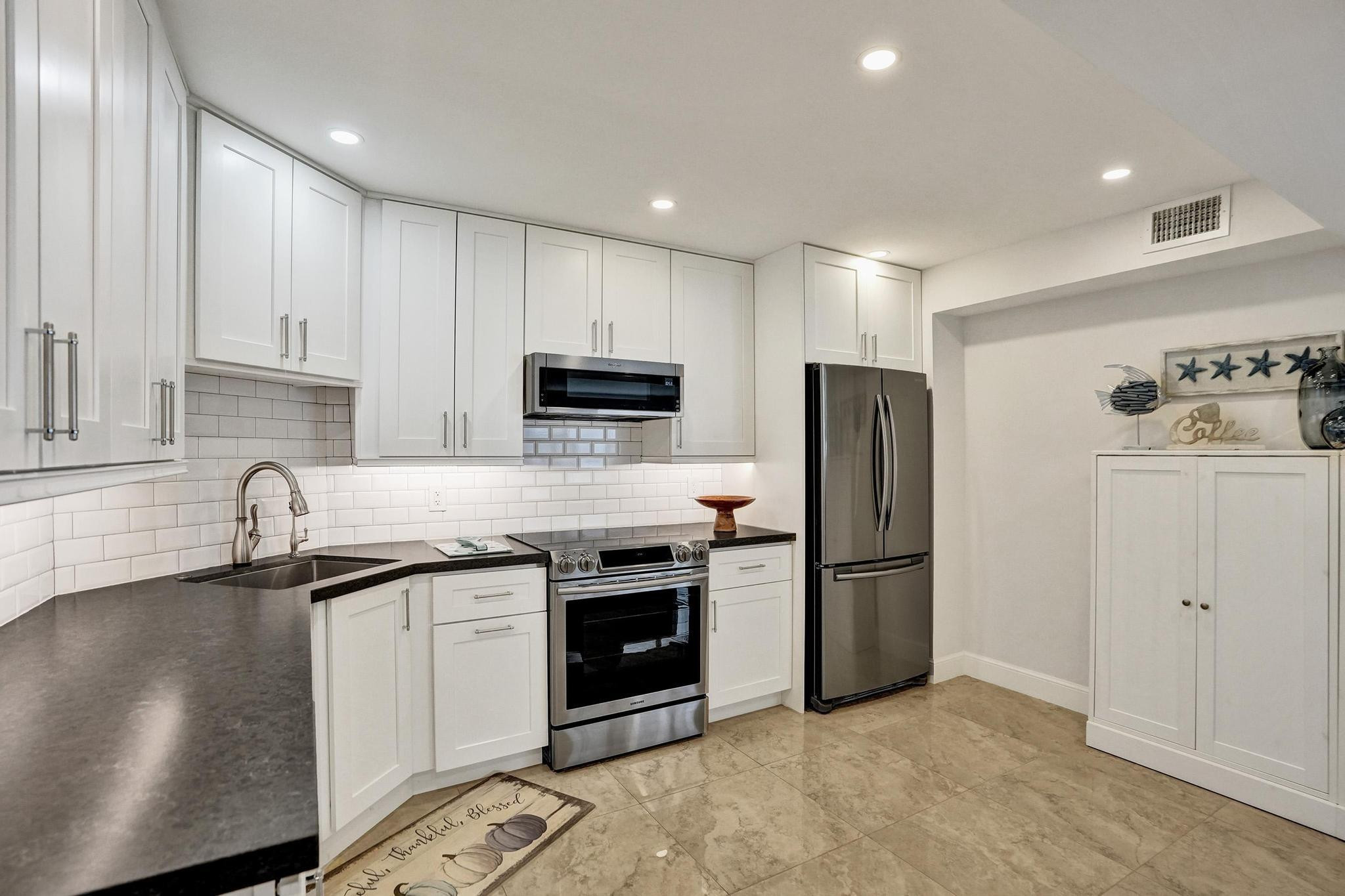 3900 N Ocean Drive 11G, Lauderdale-By-The-Sea Unit: 11G