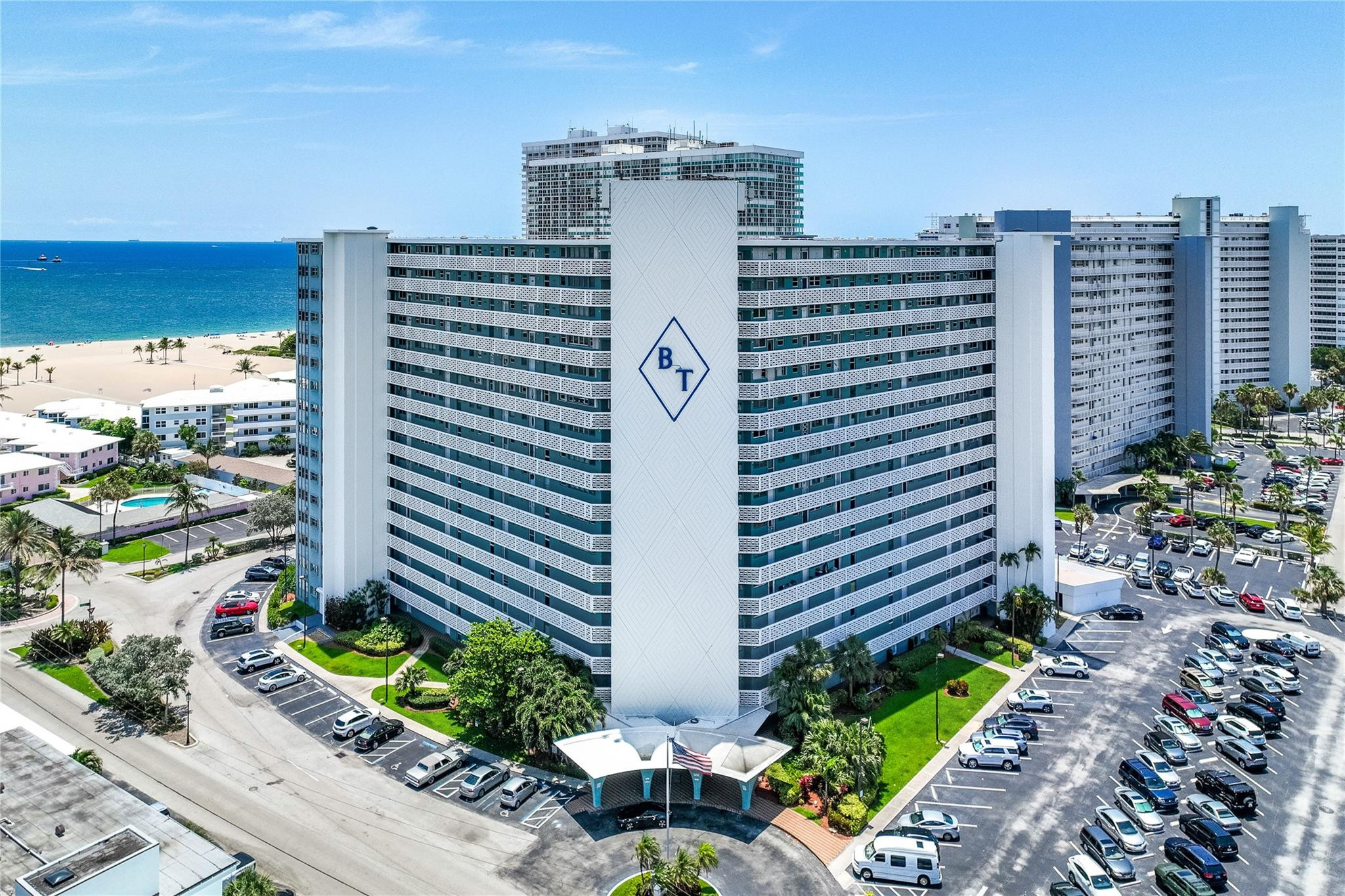 1900 S Ocean Dr 711