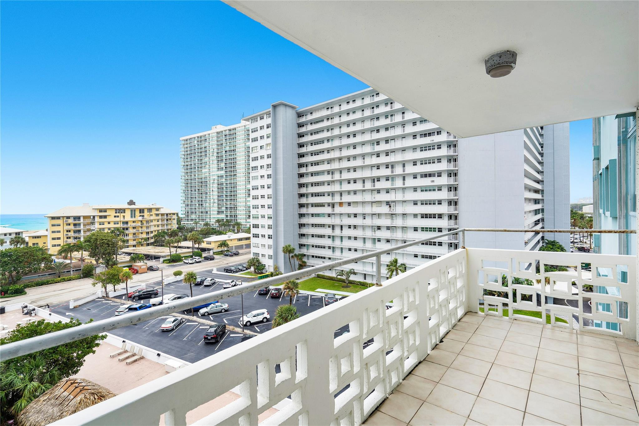 1900 S Ocean Dr 711