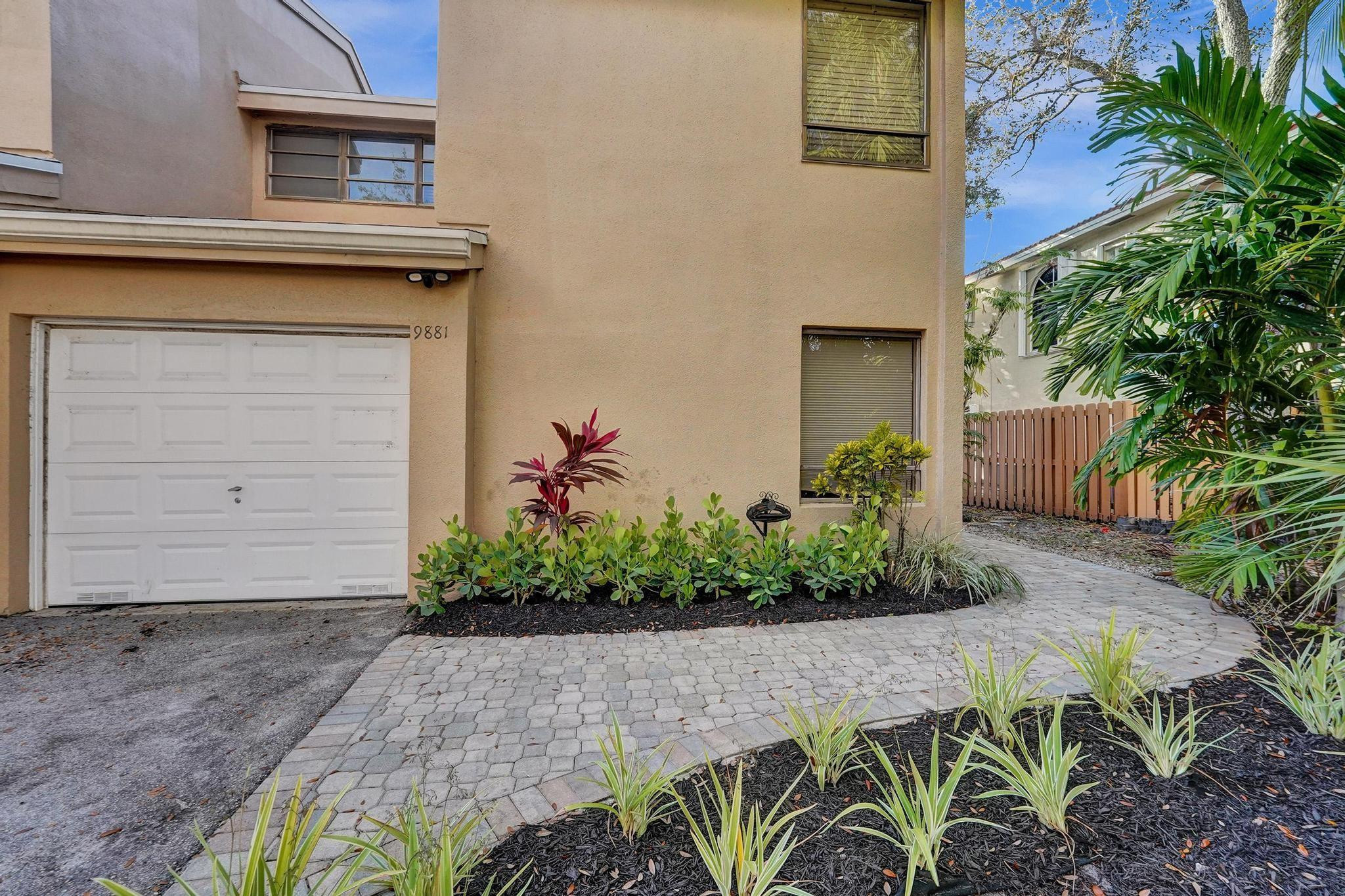9881 Fairway Cove Lane