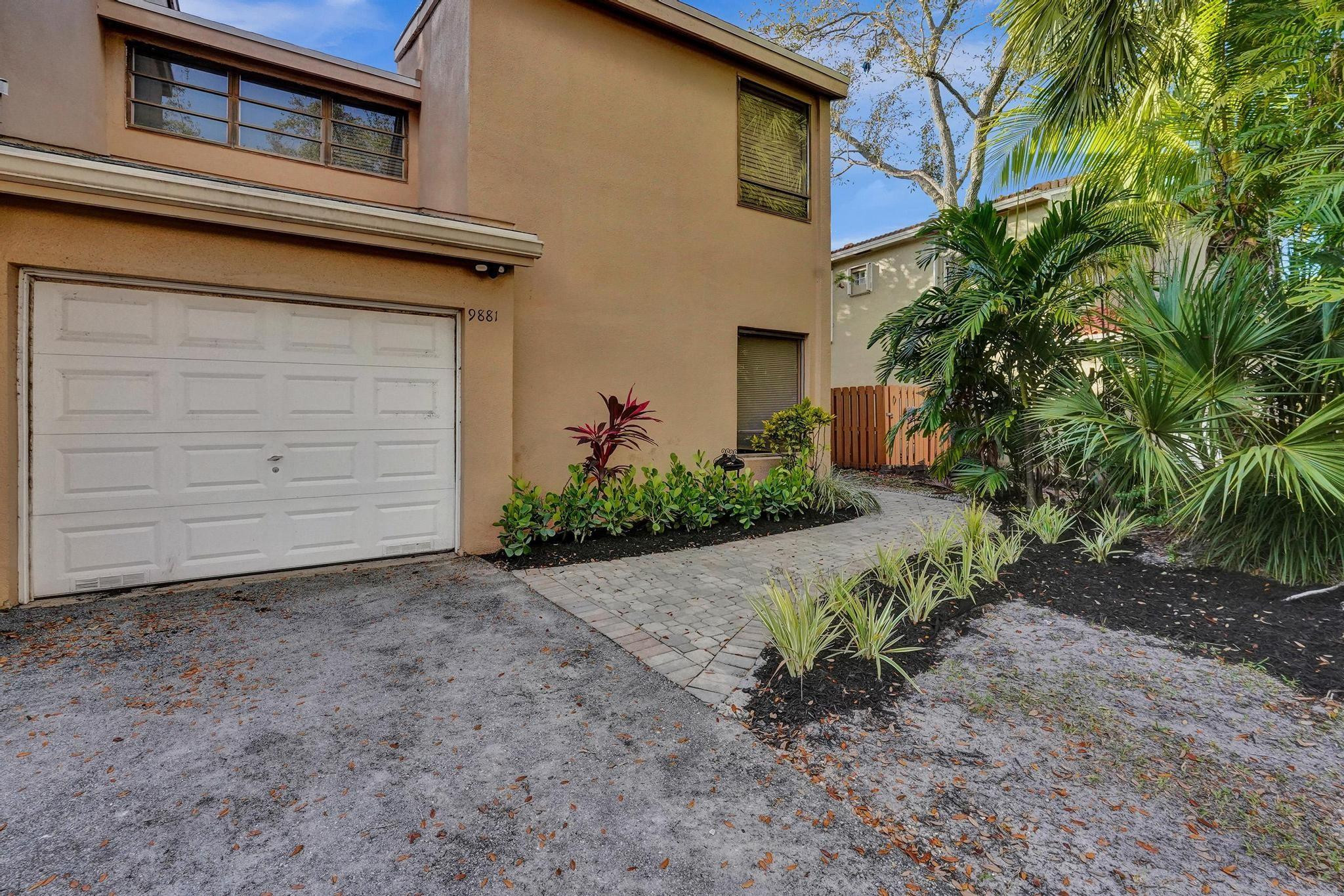 9881 Fairway Cove Lane