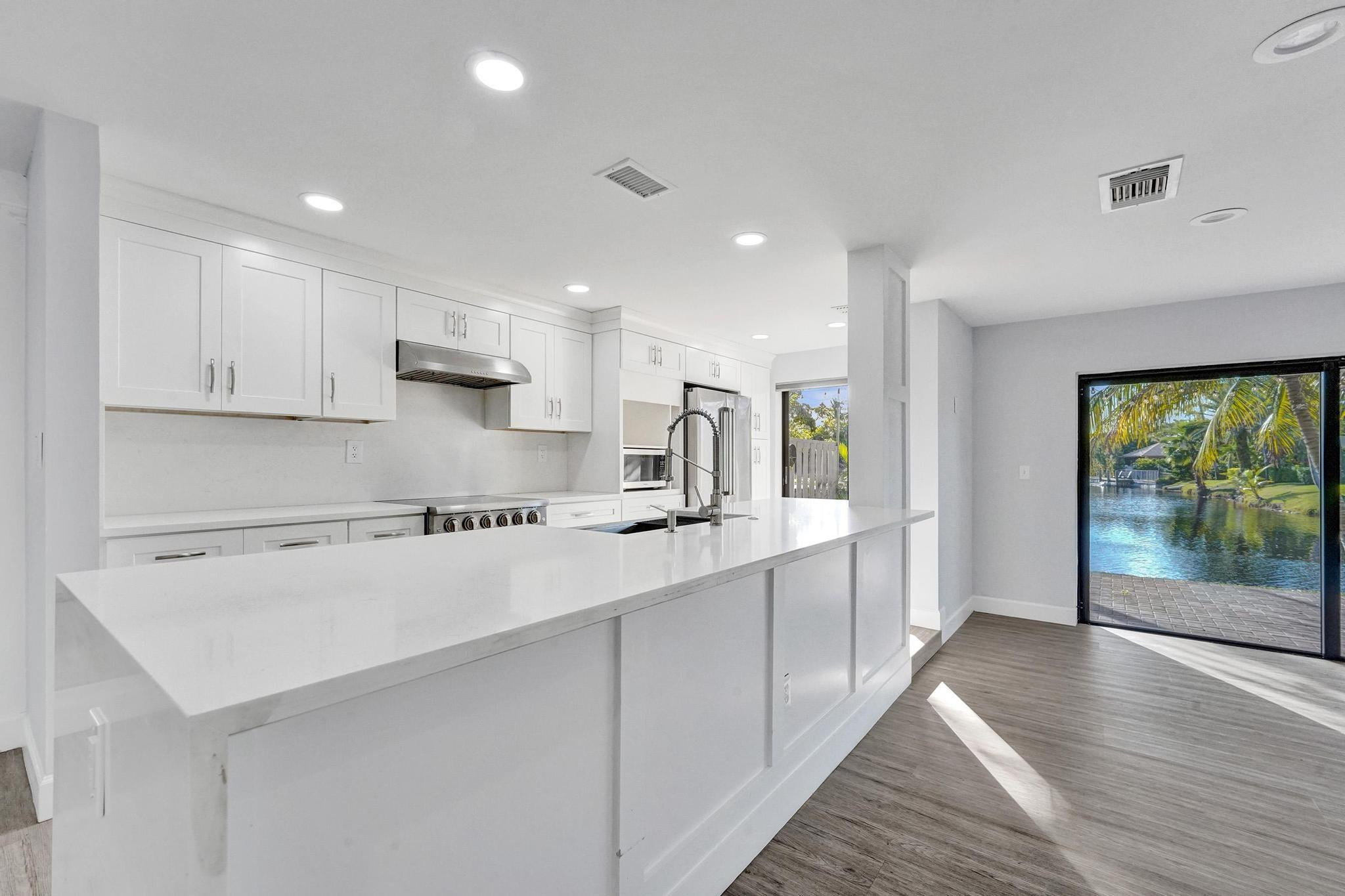 9881 Fairway Cove Lane