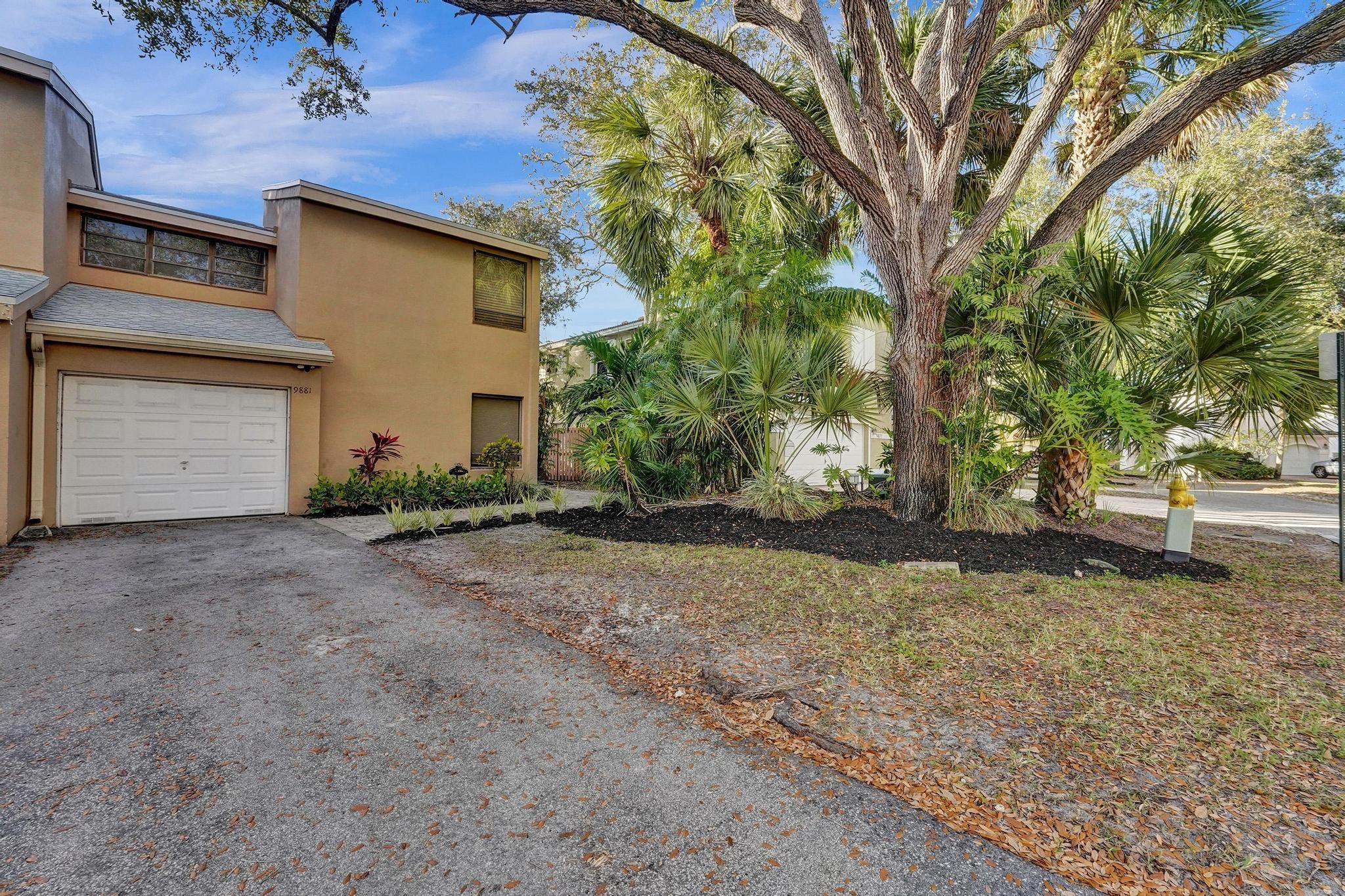 9881 Fairway Cove Lane