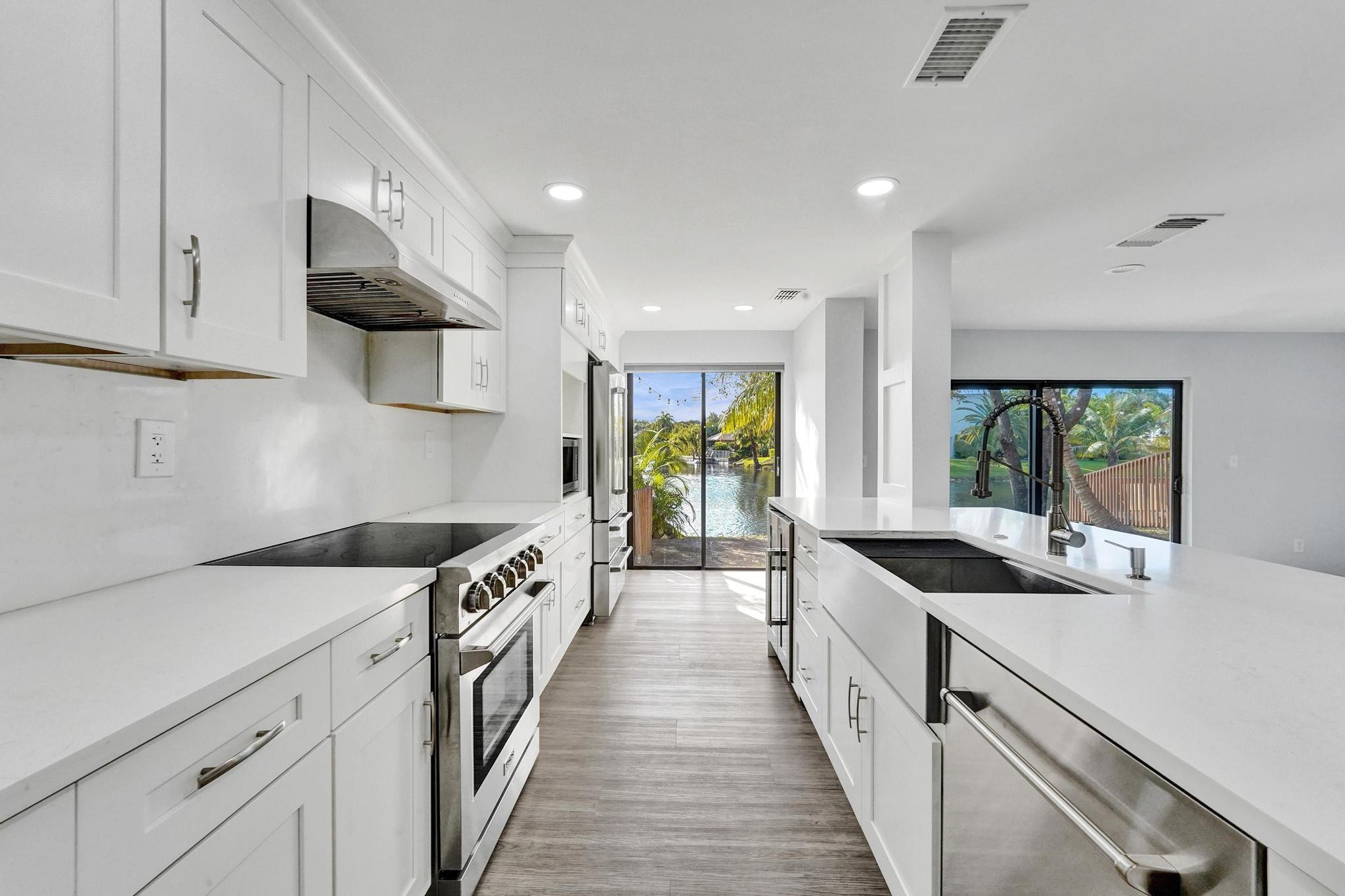 9881 Fairway Cove Lane