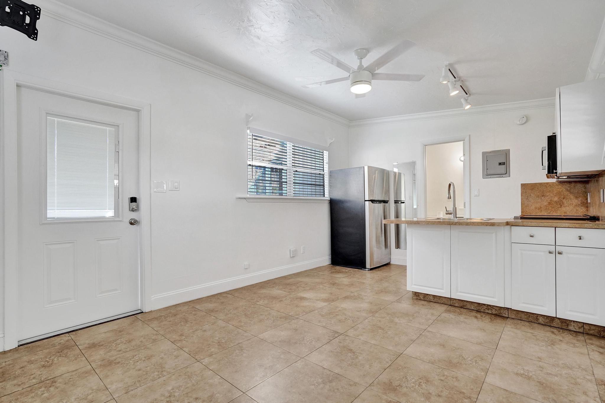 411 SW 19th Street