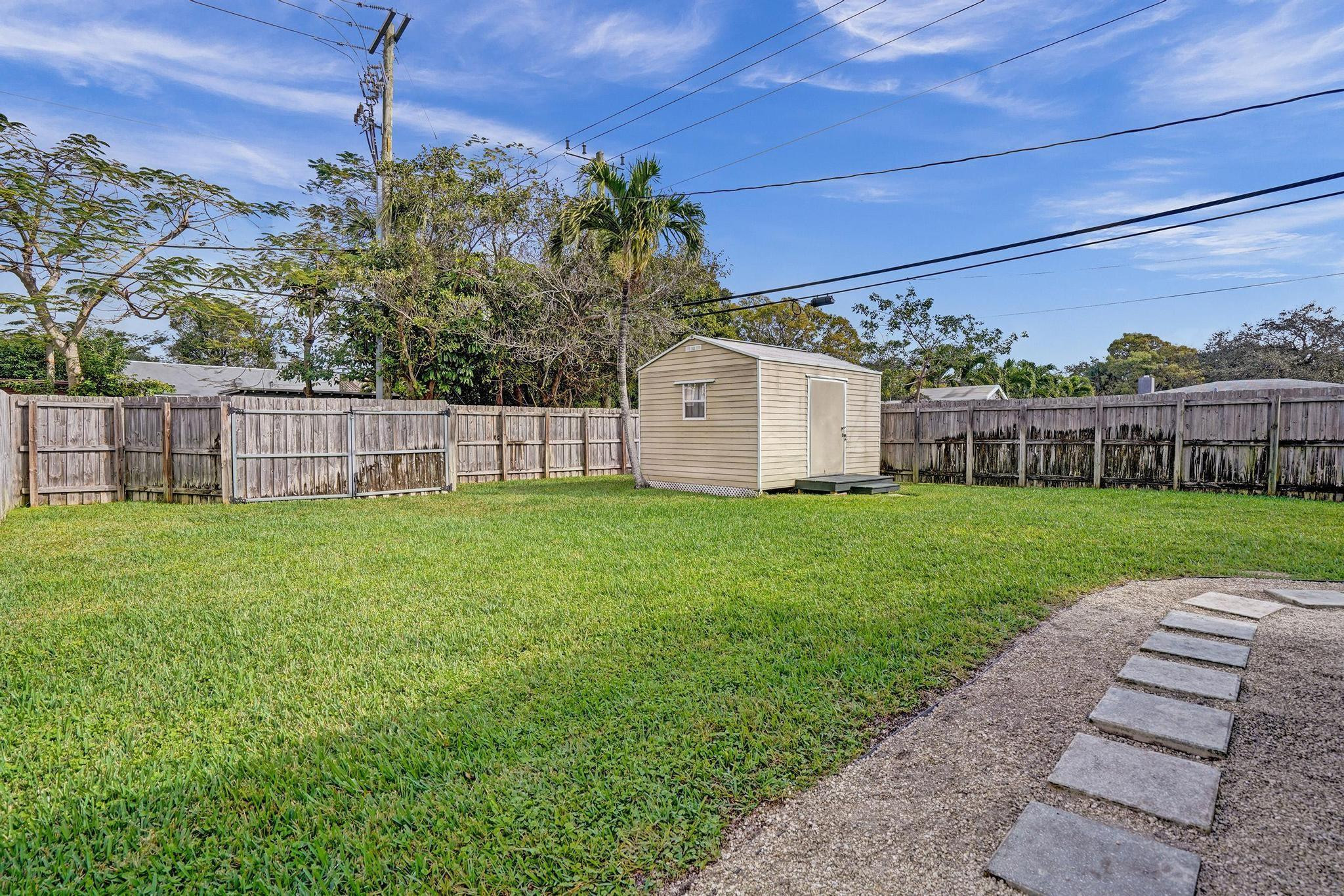 411 SW 19th Street